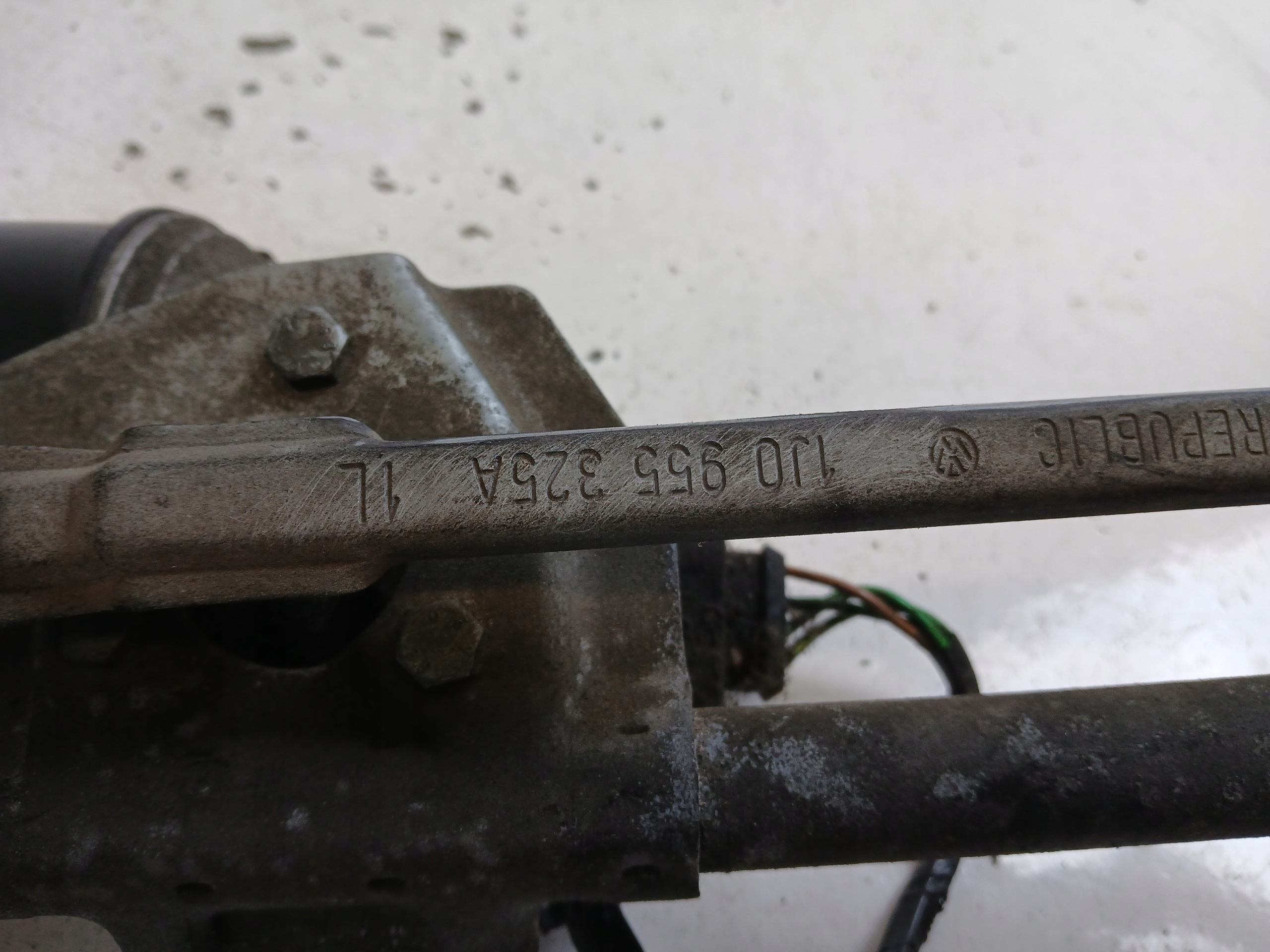 VW GOLF IV wiper mechanism front 1J1955113B
