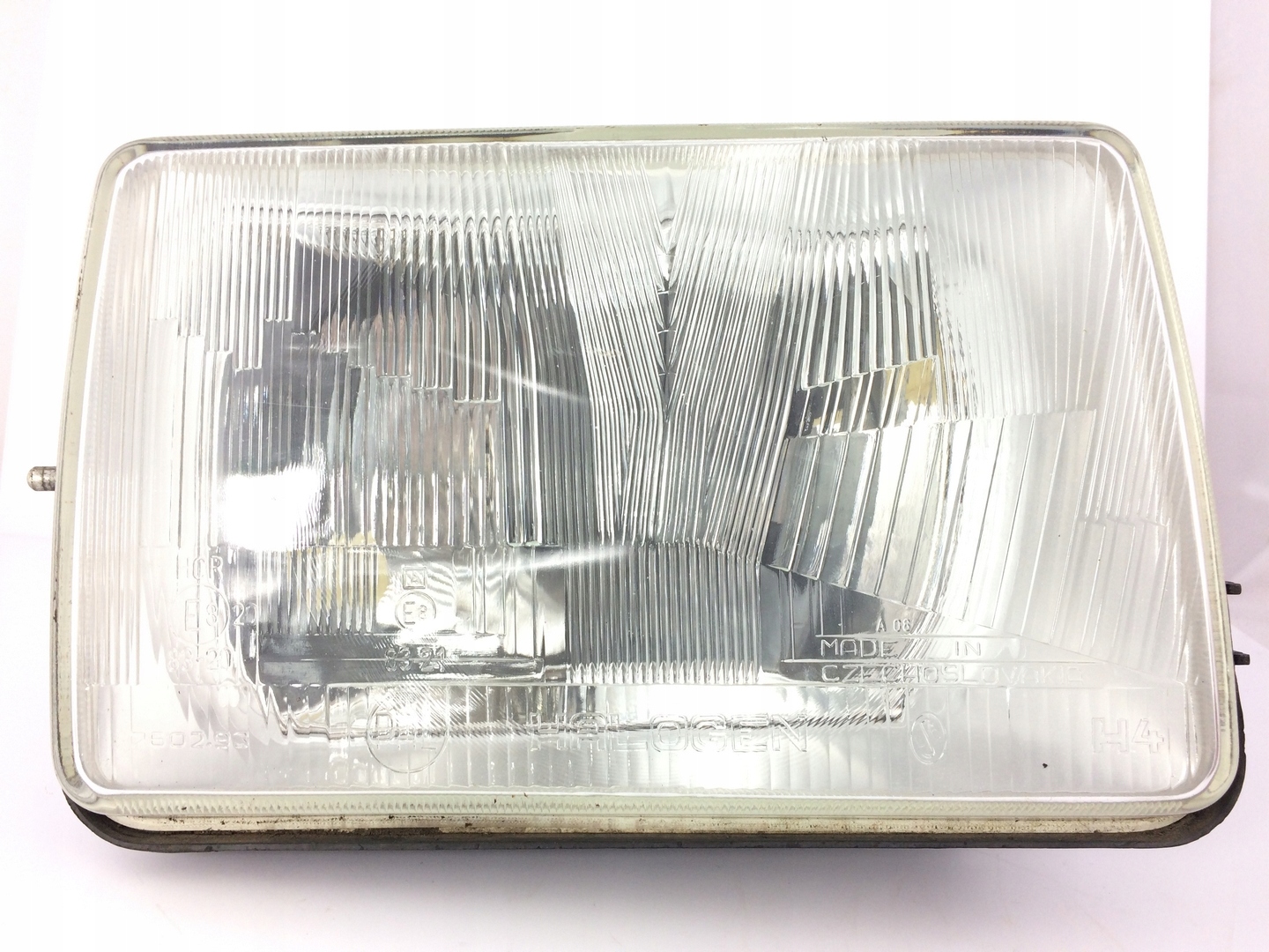 REFLEKTOR light front SKODA right SKODA