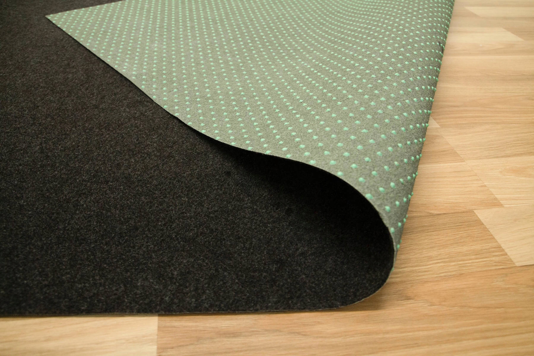 szer. 2m ANTRACYTOWA WYKŁADZINA REMONTOWA IGŁOWANA NA EVENT TARGI STOISKO Rodzaj igłowana