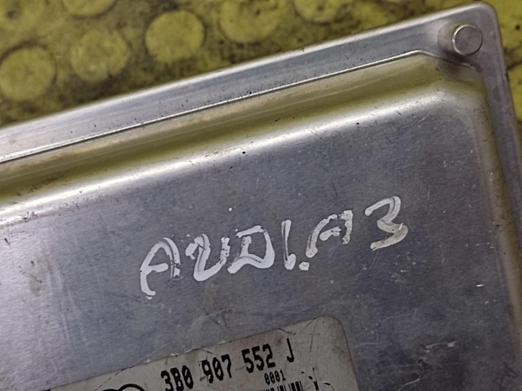 AUDI A3 8L control unit of the engine 0261206122