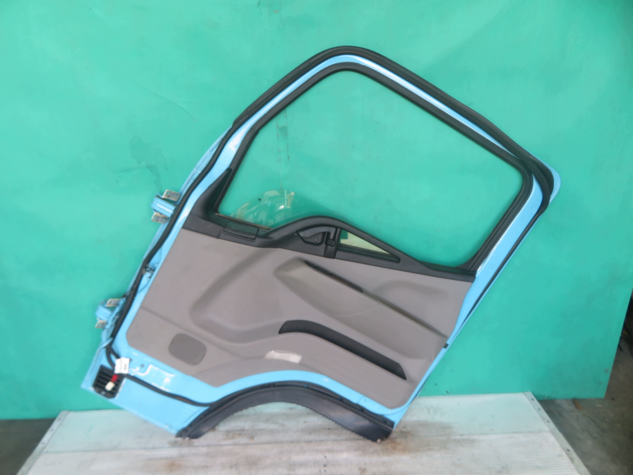 door right front NISSAN CABSTAR 20R