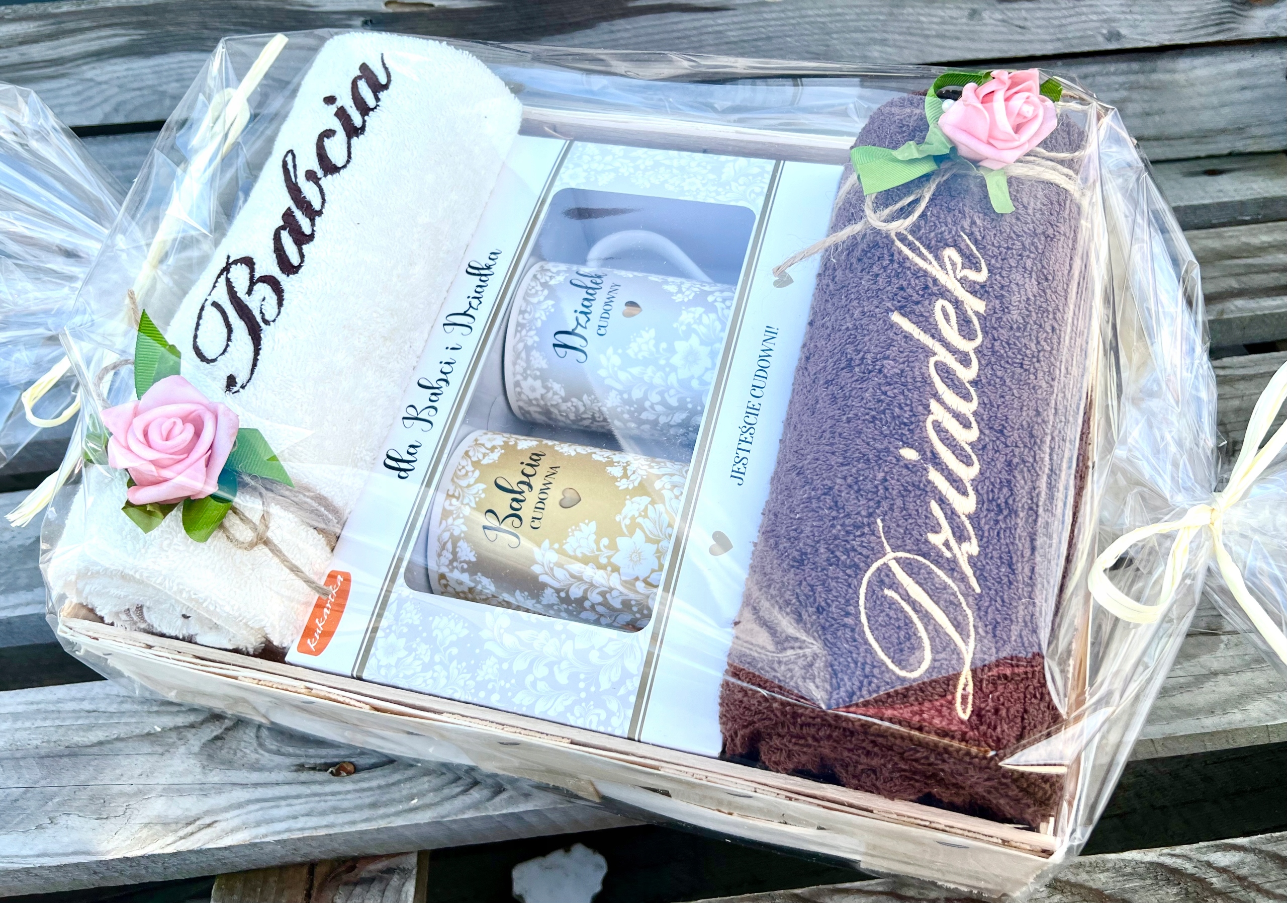 PRAKTYCZNY Prezent na Dzień dla Babci i Dziadka PIĘKNE RĘCZNIKI HAFT KUBKI Marka FM