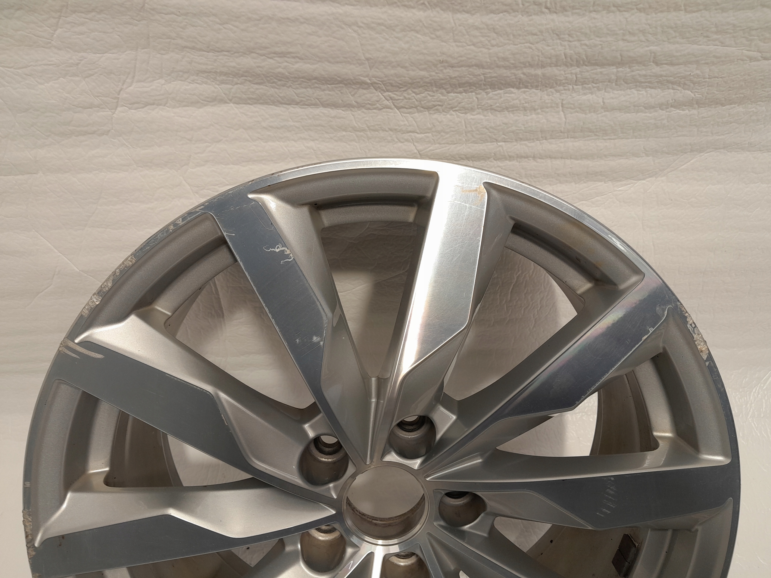 AUDI A4 B9 A5 8W A6 disk ALU 18'' CALI ORG. 8W0601025S