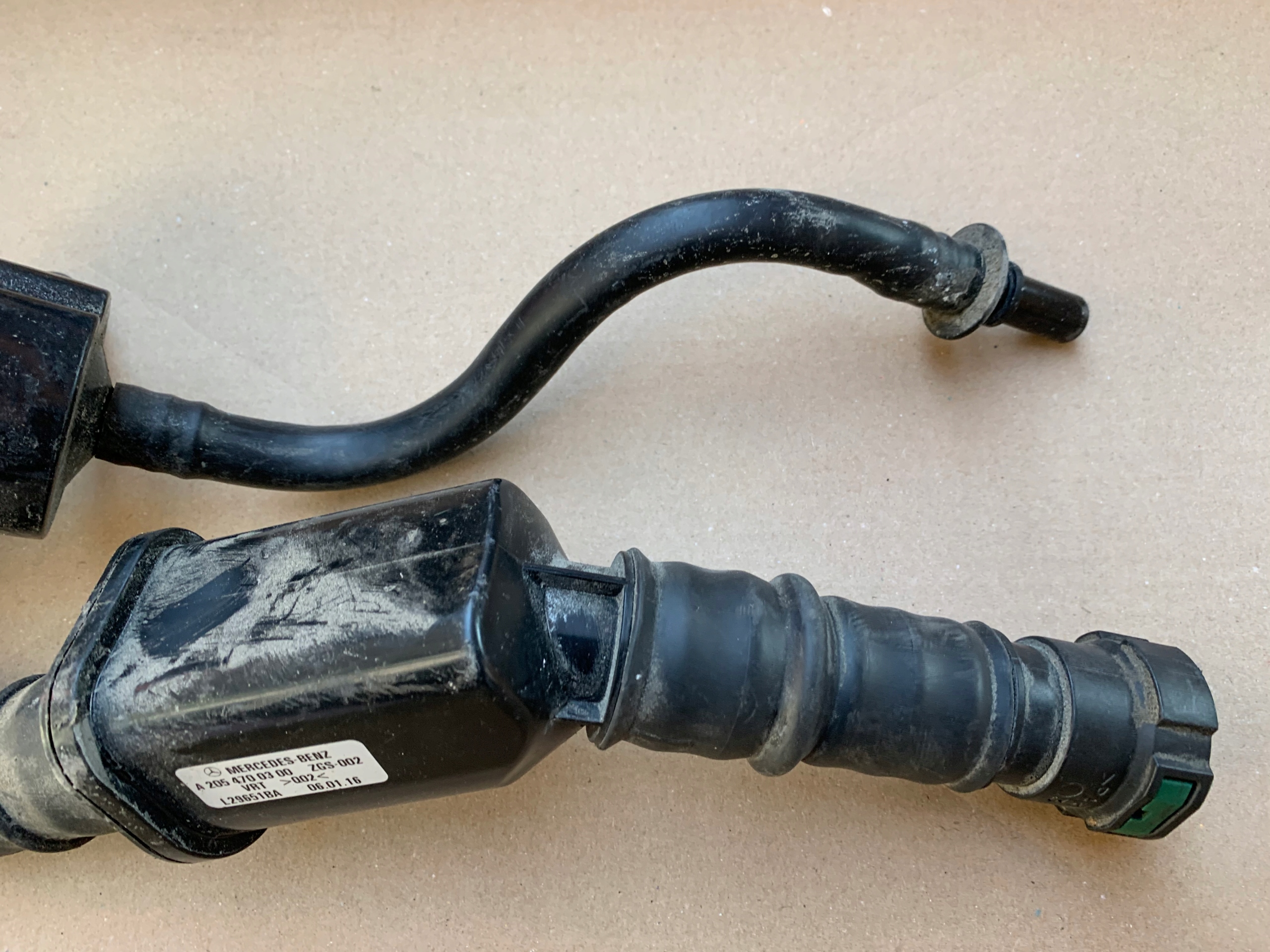 L29651BA - AdBlue A2054700300 MERCEDES W205 2.2 D заливная труба