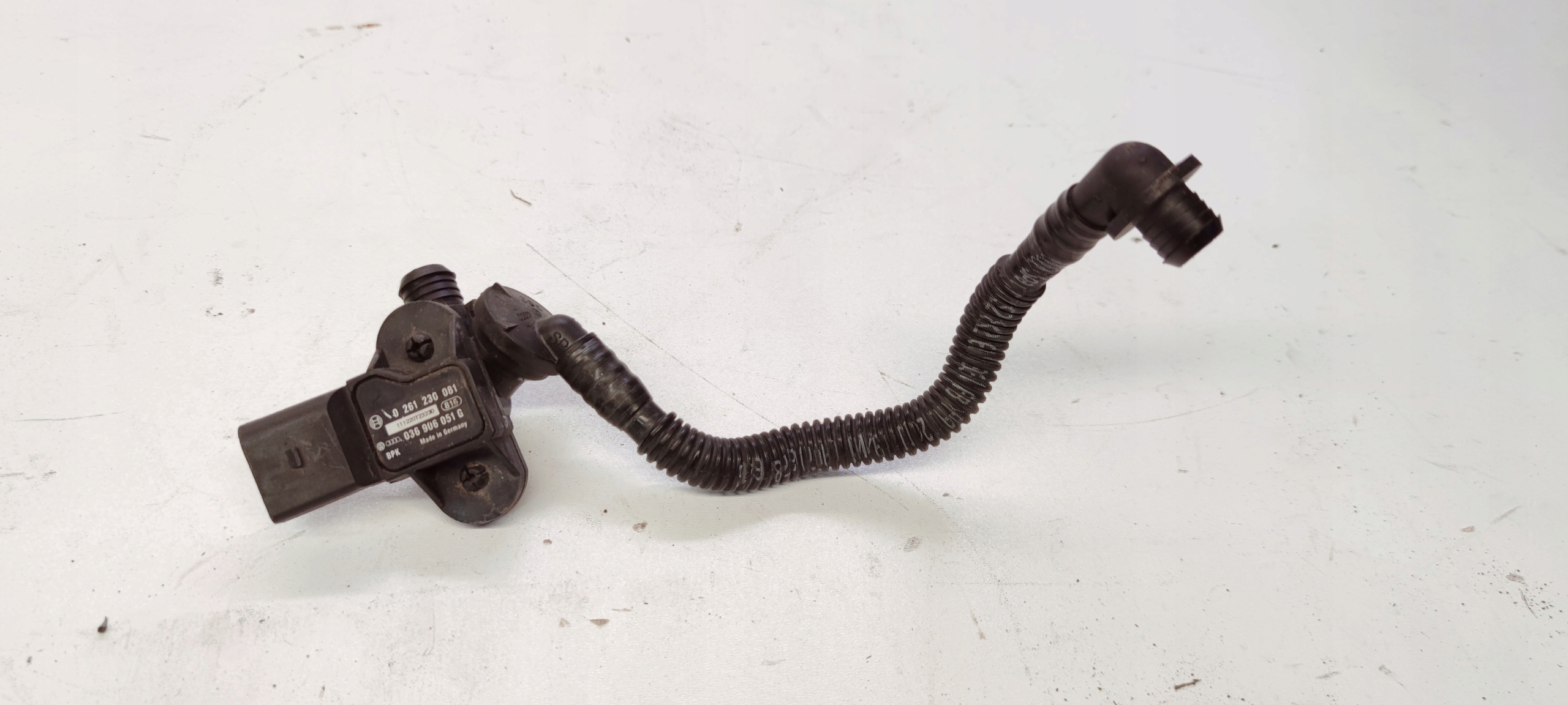 wiring hose vacual AUDI A4 B8 A5 8K0611933F