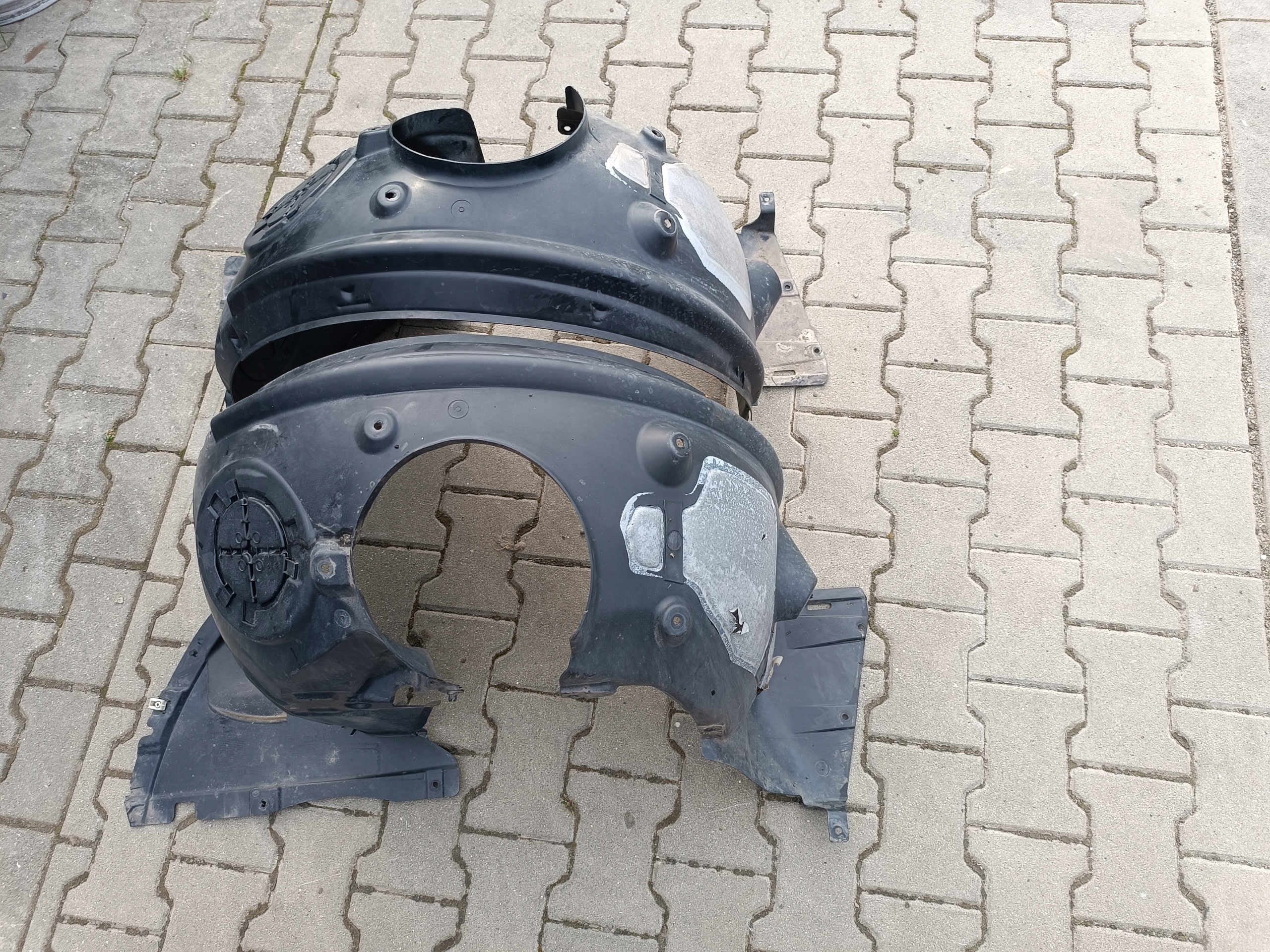 MINI F55 F56 F57 NADKOLE PRZEDNIE PRAWE LEWE Producent części Mini OE