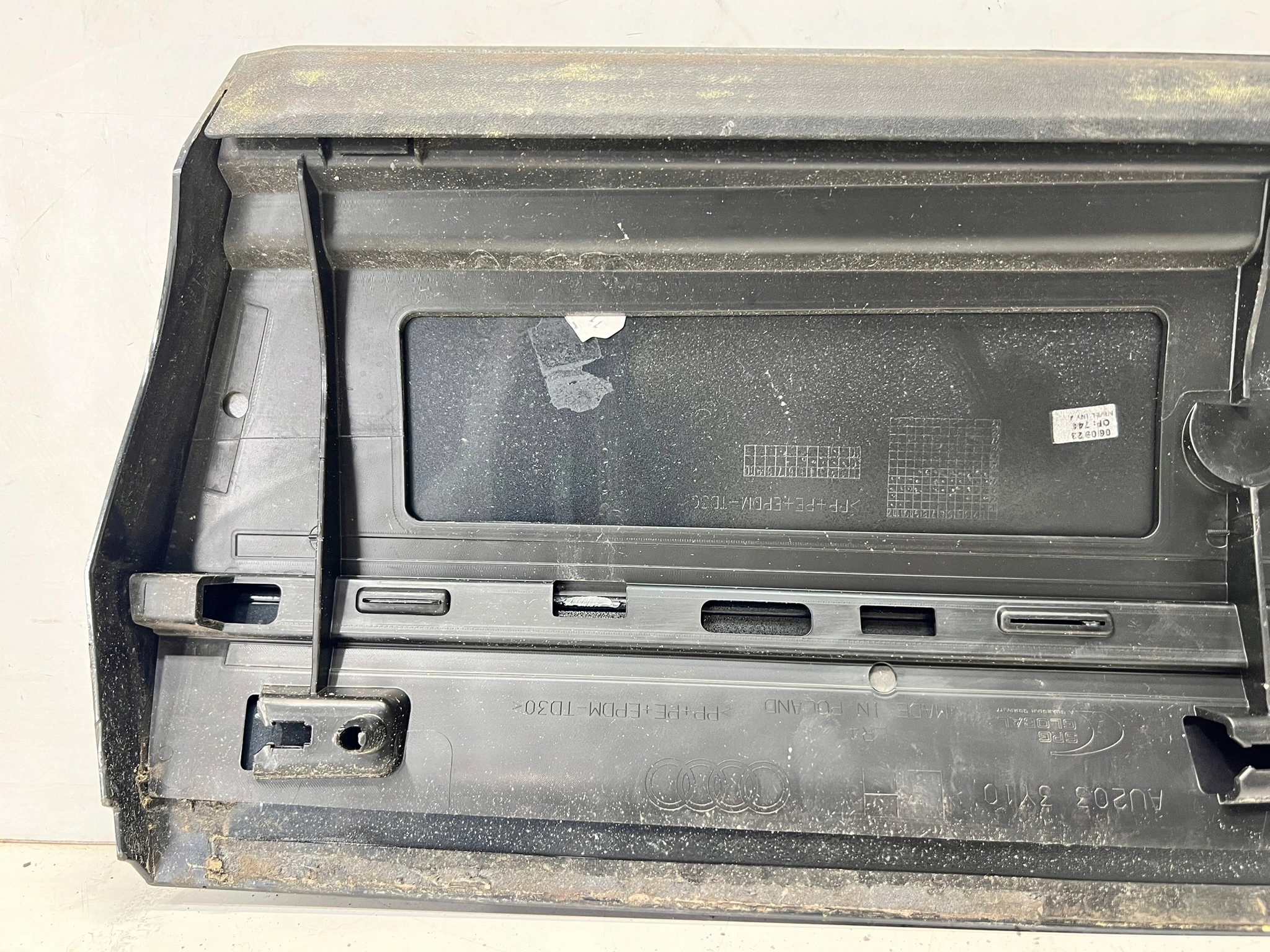 moulding lower door left rear part AUDI Q4 E-TRON 89A853969A