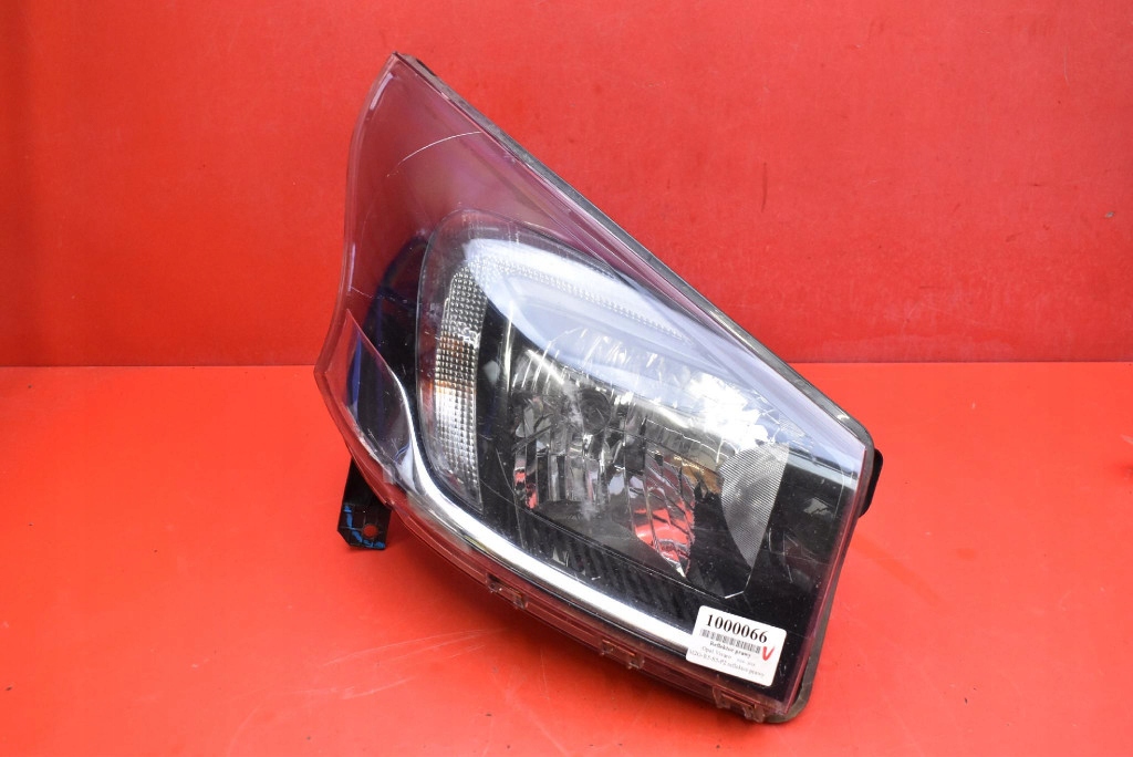 REFLEKTOR right light front UK 93867950 OPEL VIVARO 2 II B 14-19
