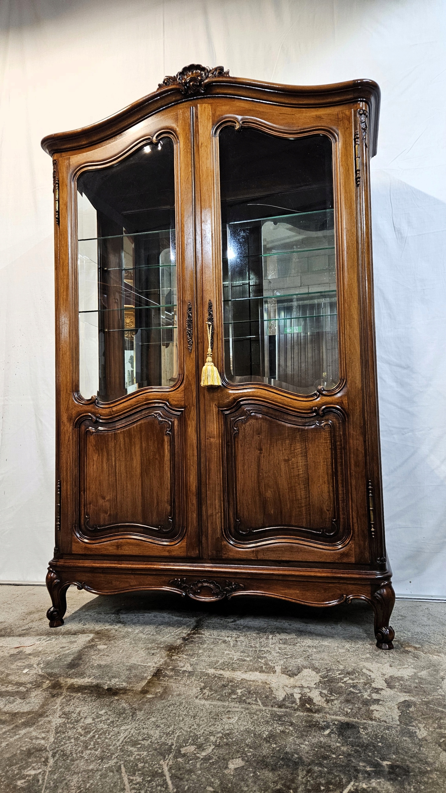 Stara- Piękna -Serwantka - Konkretna- Robi wrażenie