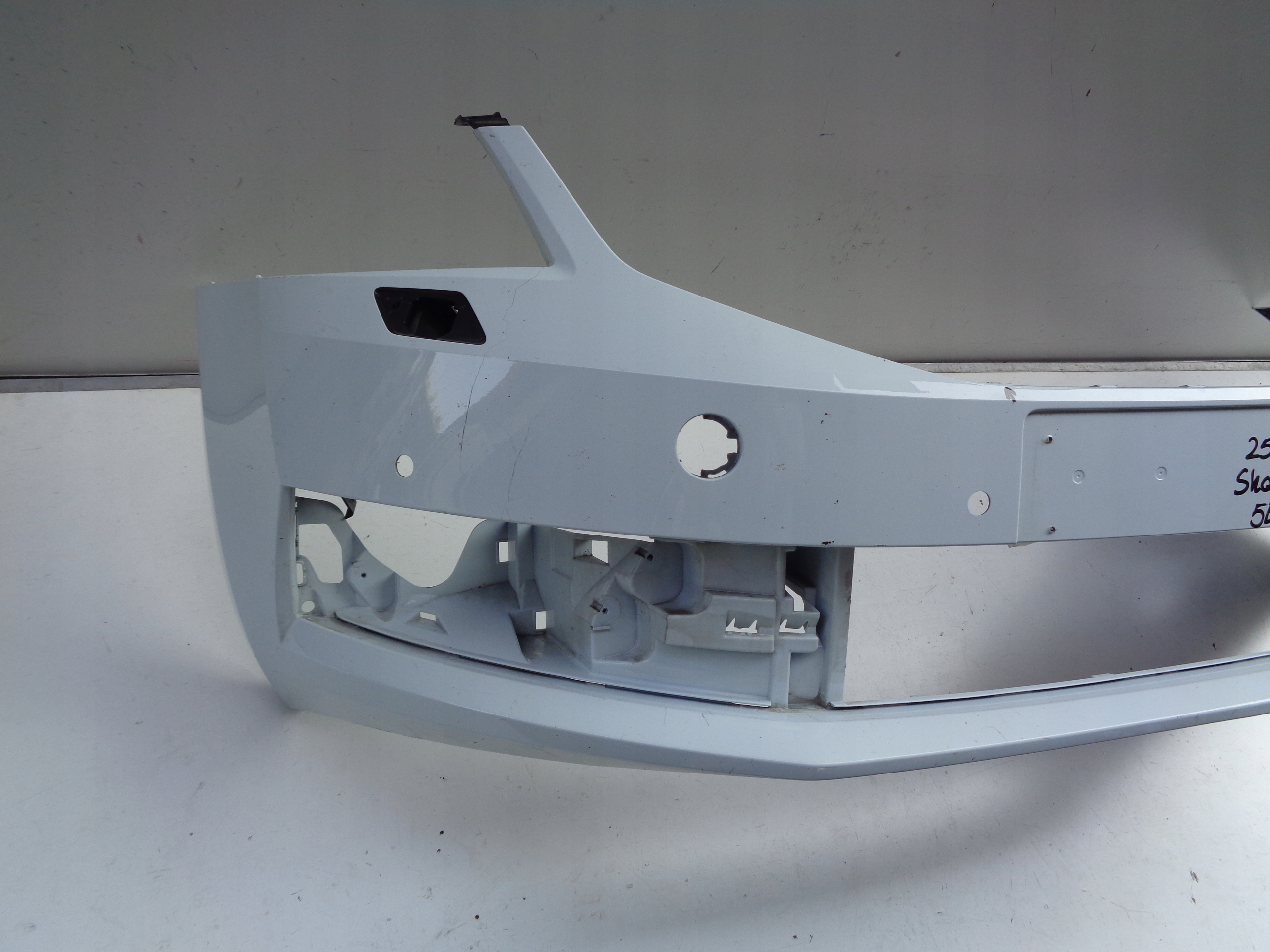 FRONTSTOSSSTANGE SKODA OCTAVIA III 5E 5E0 16- LIFT