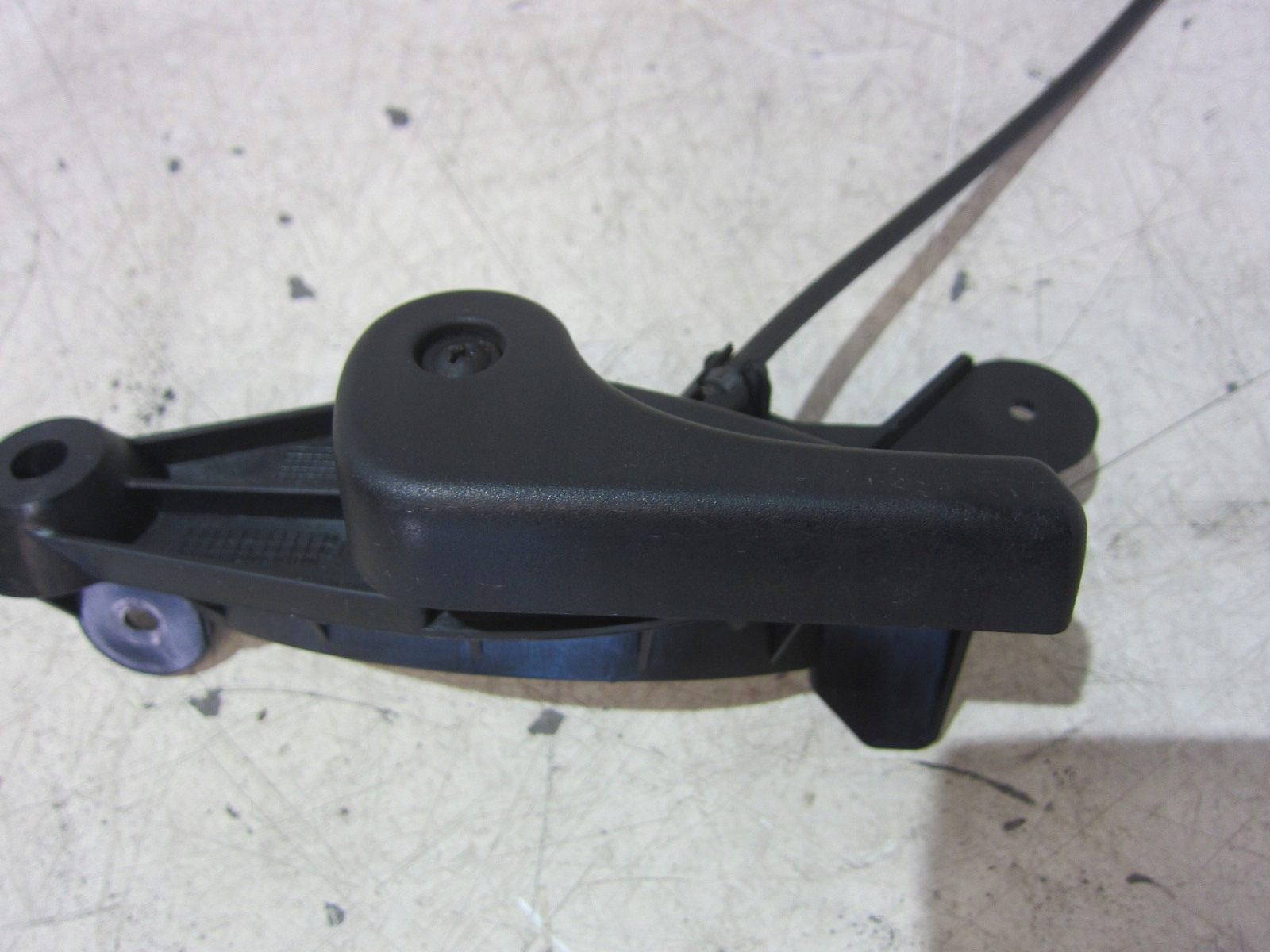 BMW E70 3.0SI N52 X5 Levier du capot + Câble 7184452
