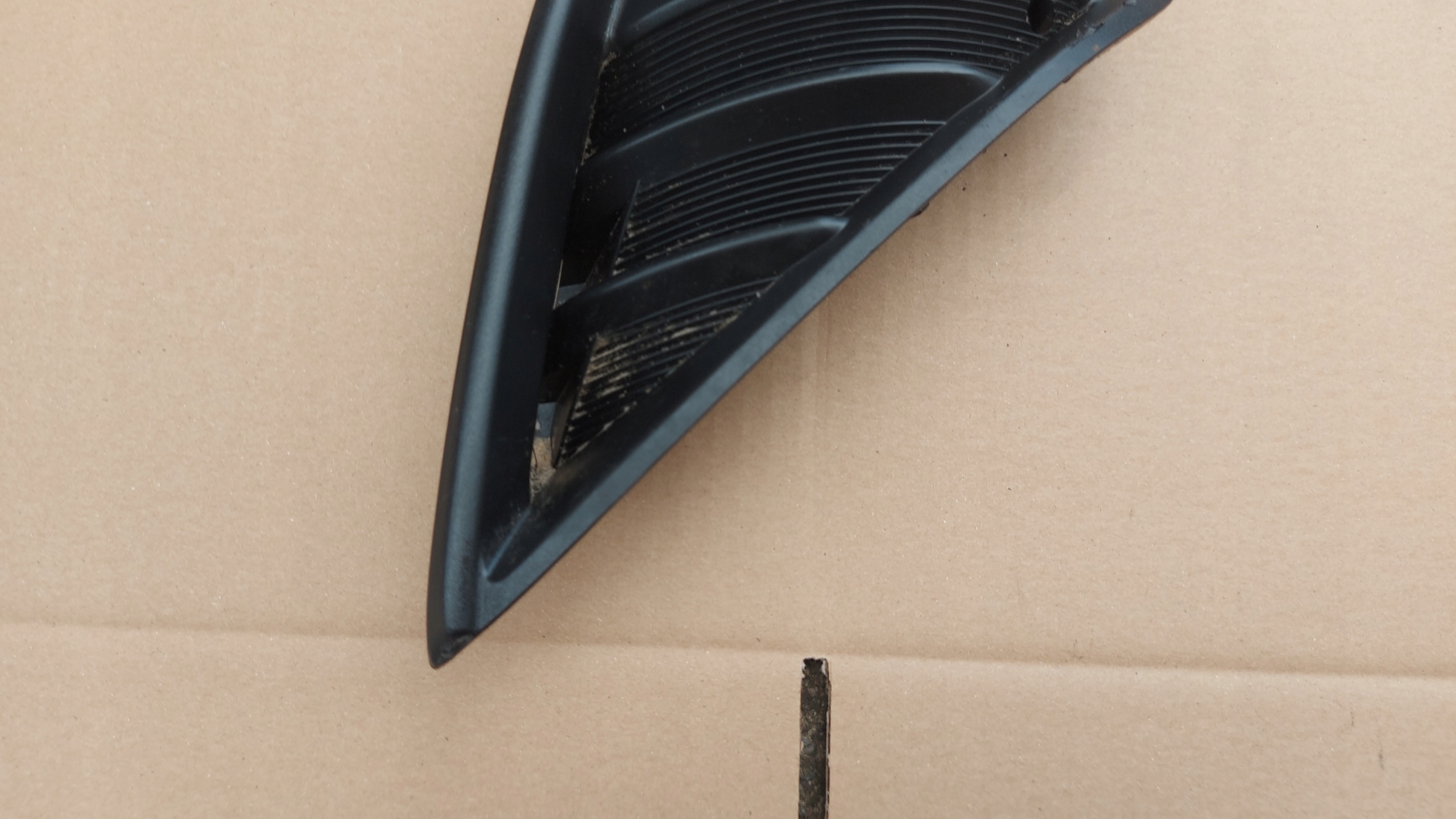 grid frame fog lights right TOYOTA HIGHLANDER 20