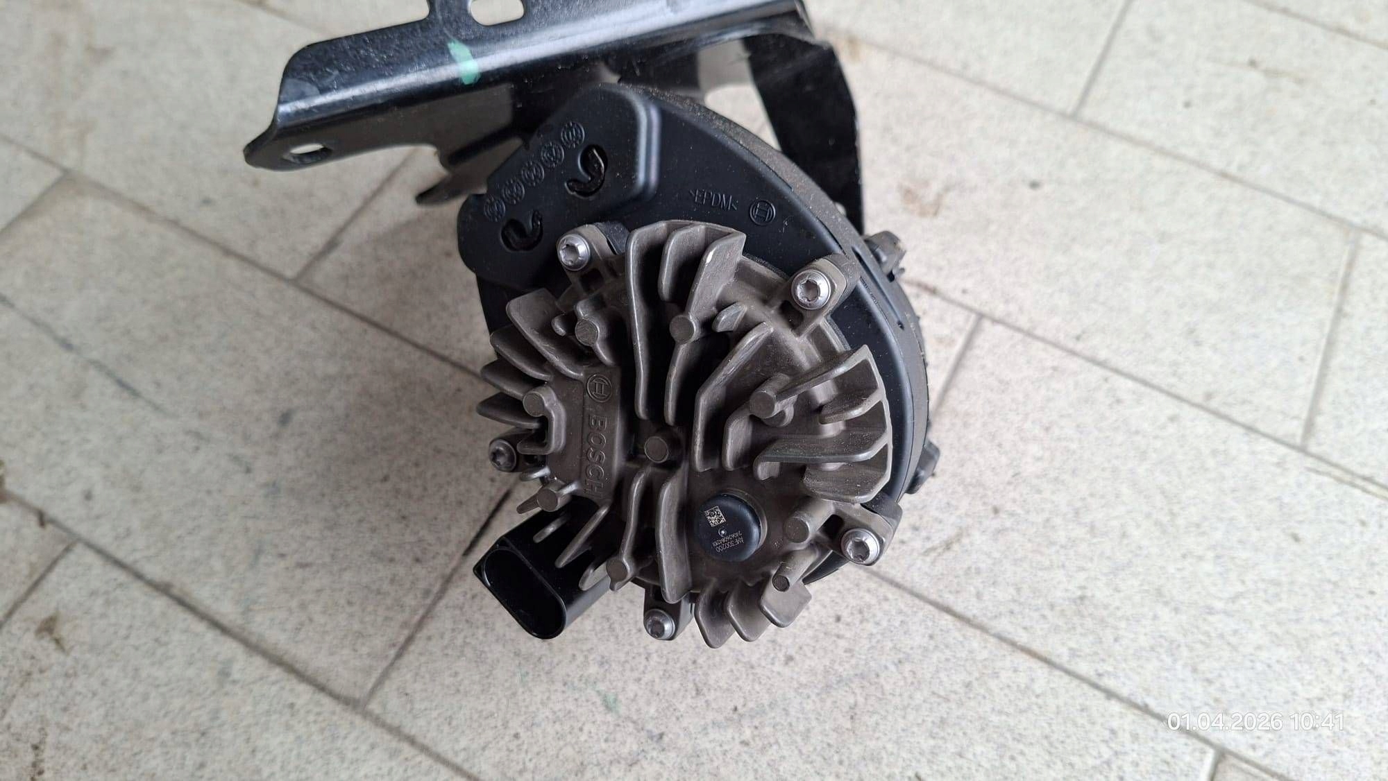 water pump Renault 4 210109440R