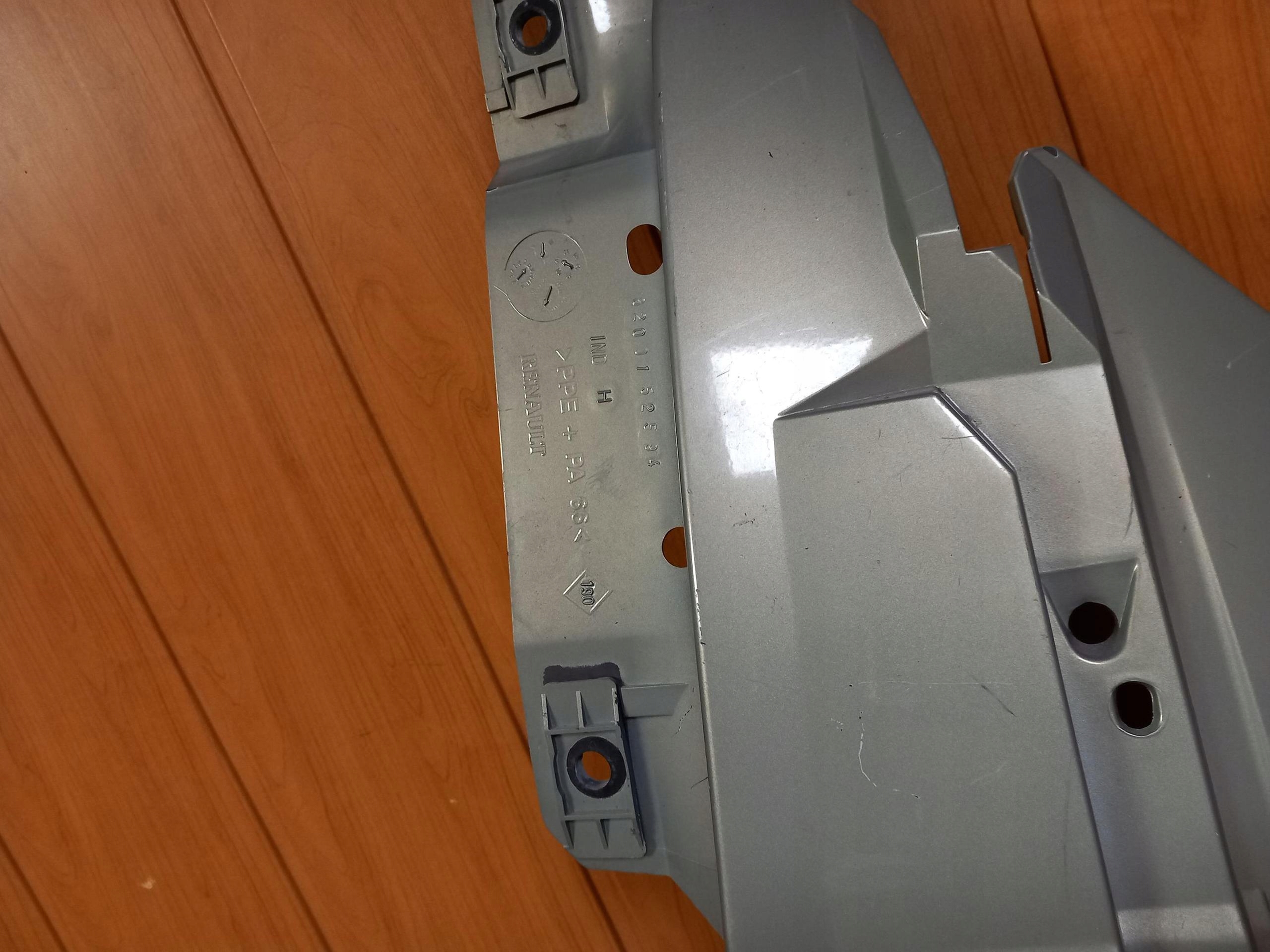 fender left front RENAULT SCENIC RX4 00-03 8200152594