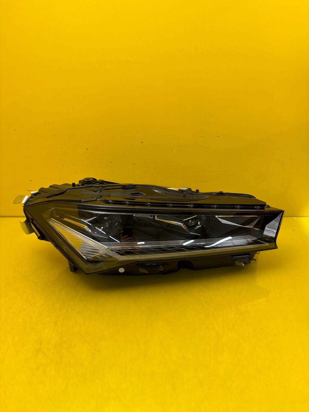 light right Skoda Superb IV 4 Full Led 3P 3P1941016A