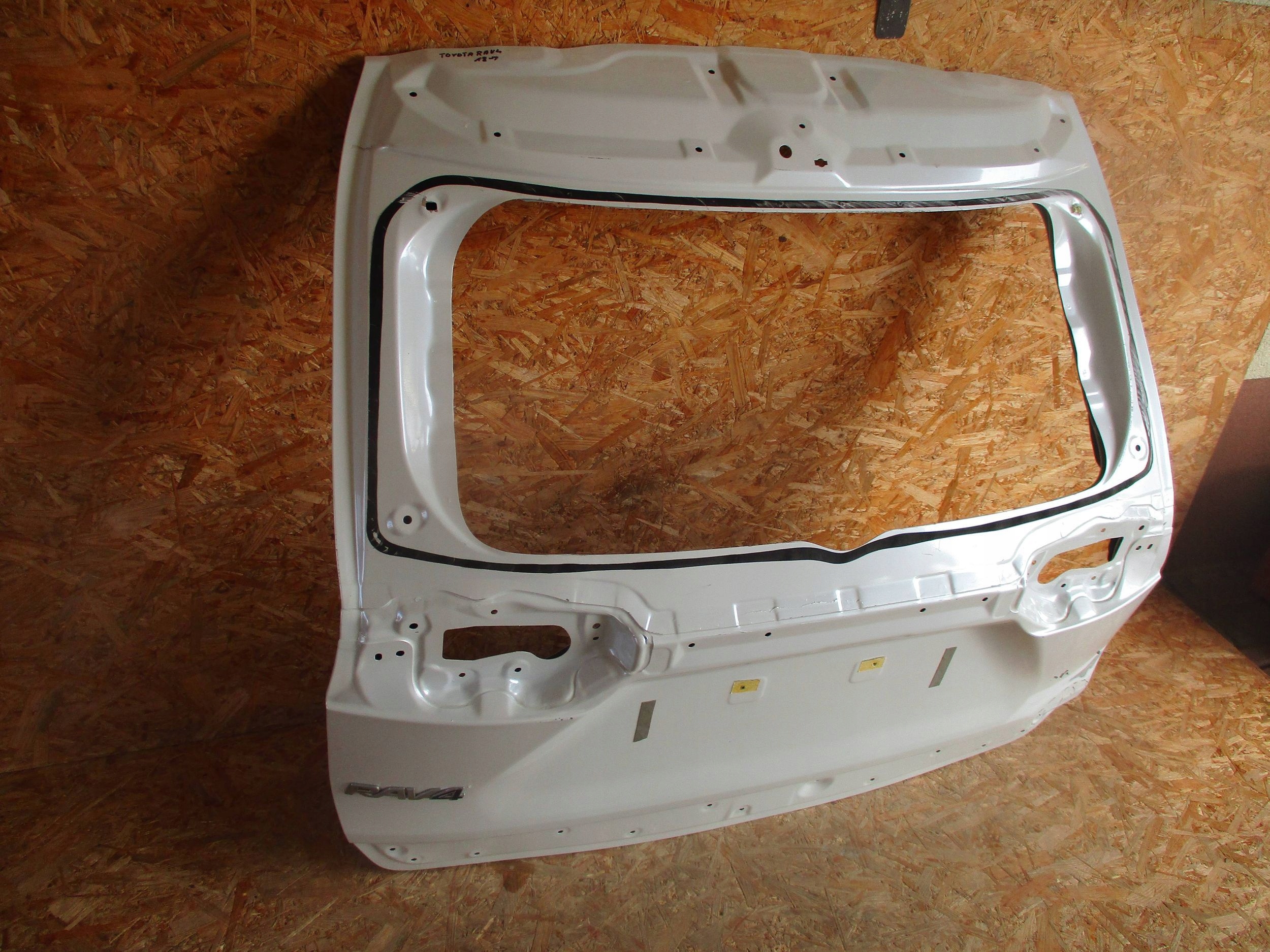 boot door rear boot TOYOTA RAV4 18