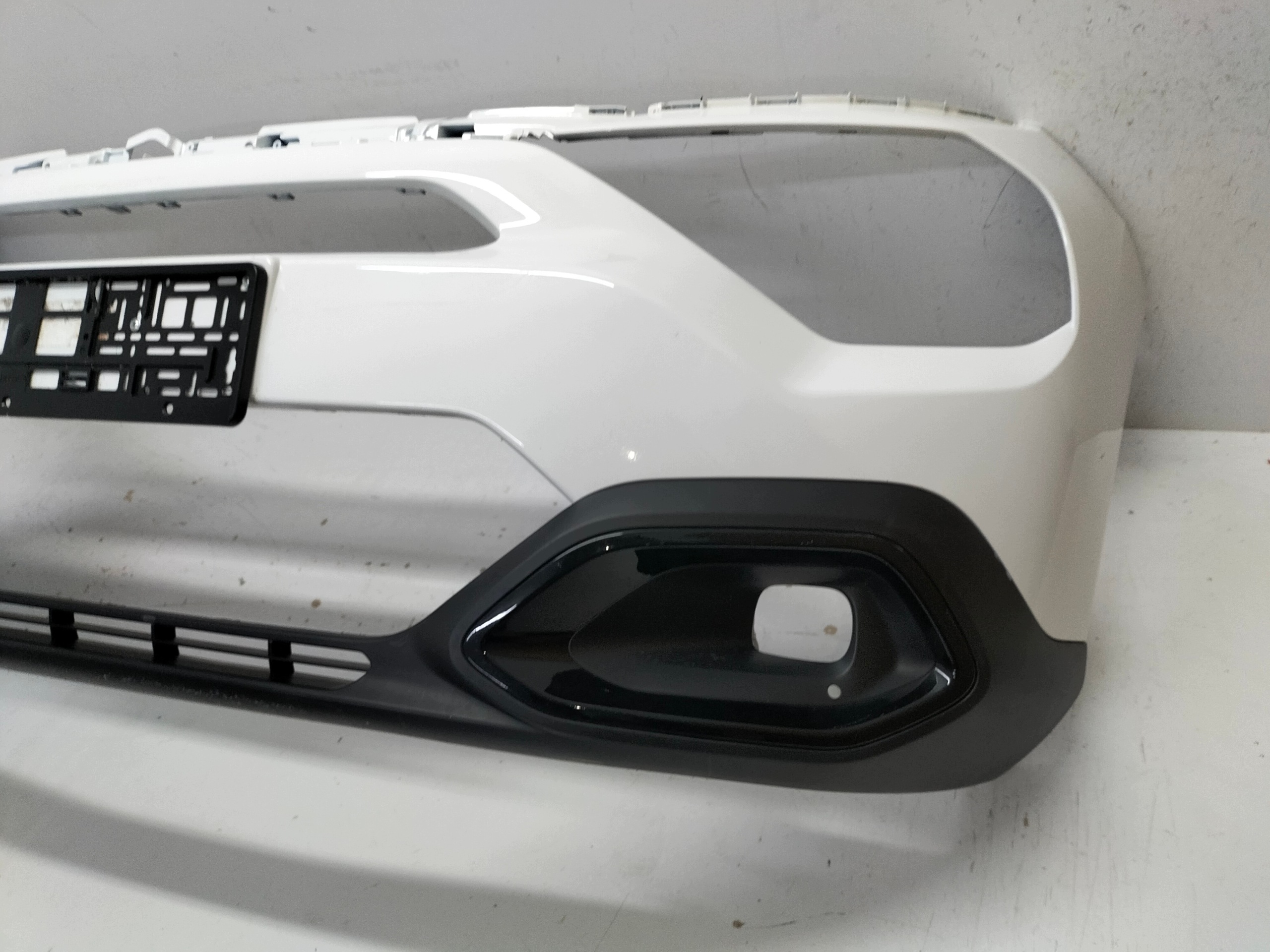front bumper front CITROEN C4 III 20