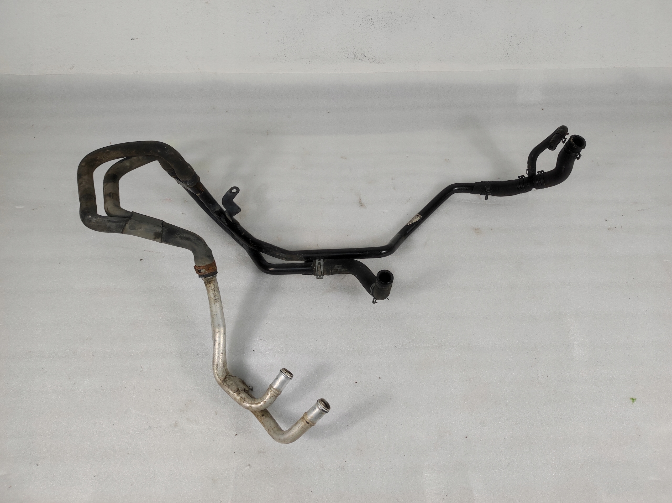 7L6121065B - VW TOUAREG 2,5 TDI ВОДЯНІ ТРУБКИ ШЛАНГИ