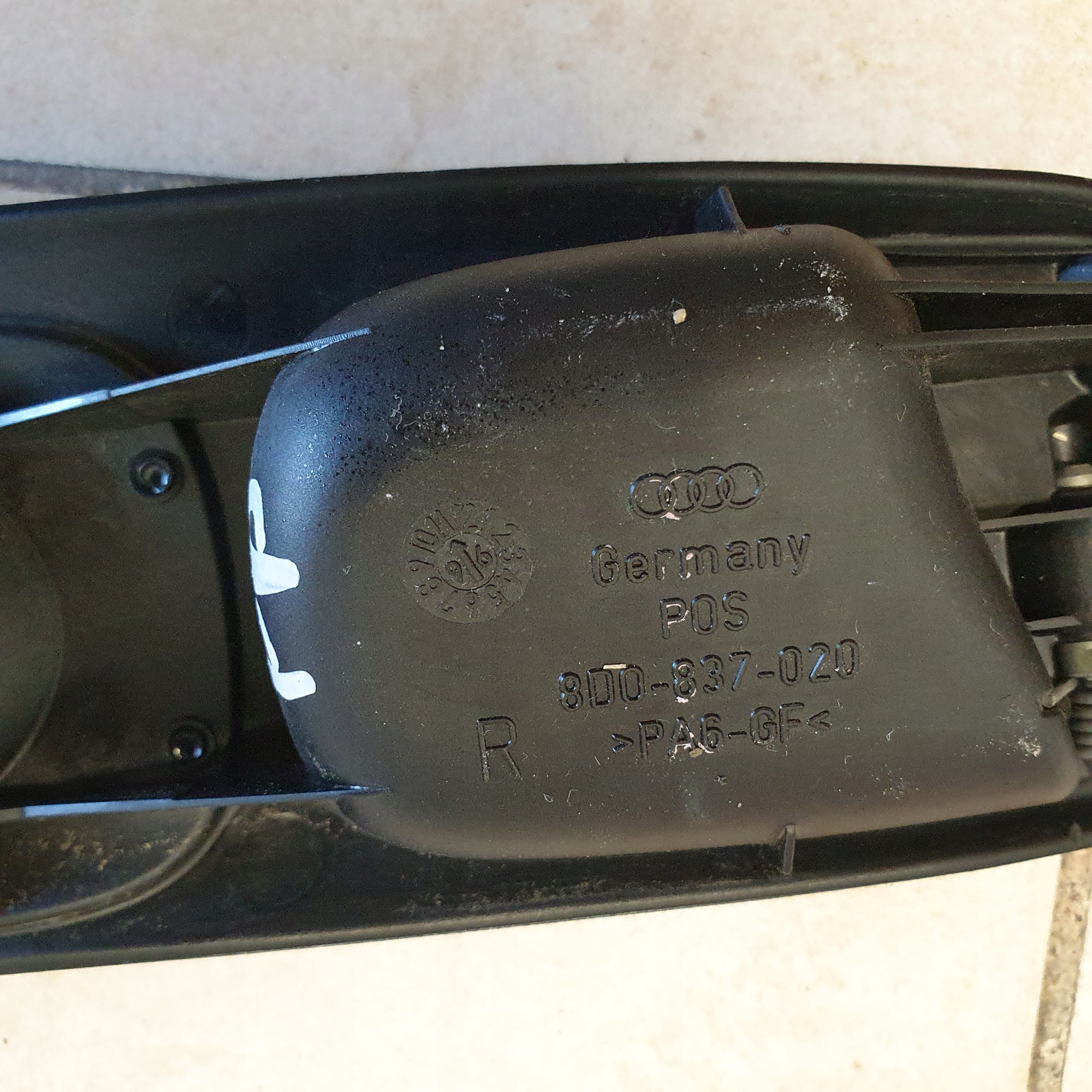 ручка двери внутренняя правый передний Audi A4 B5 8D oe европа