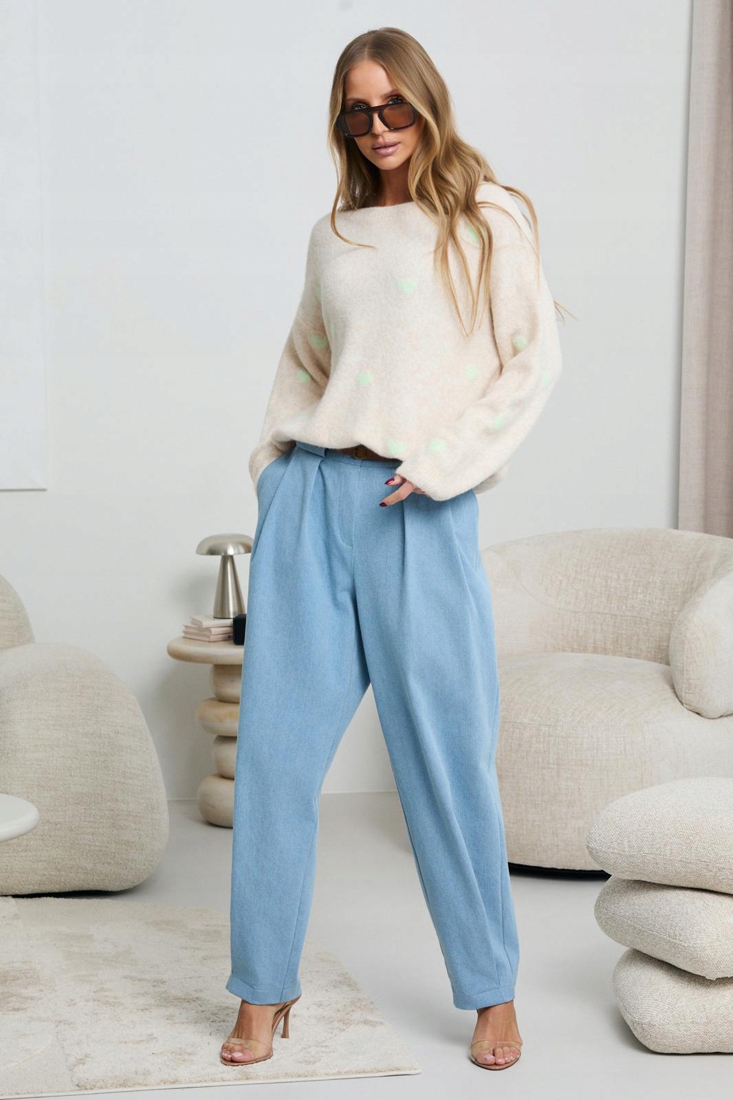 Dámský svetr Bílý Krémový s Srdíčka, velikost Uni. Polský Výrobce