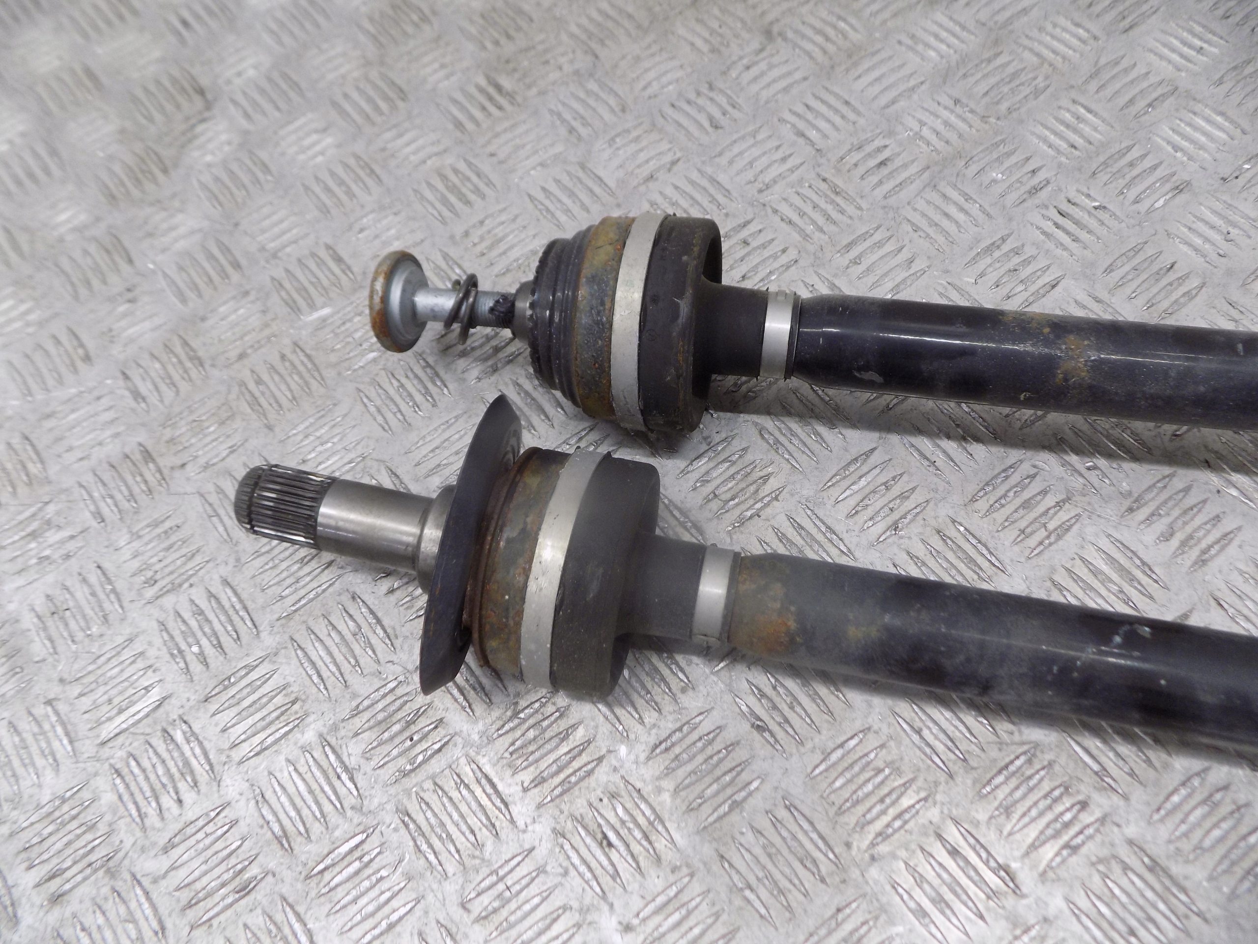 BMW G30 semi-axis rear part right left 8664621 8664622