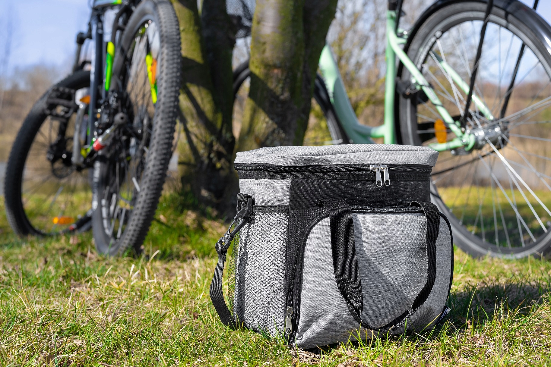 BARDZO POJEMNA TORBA TERMICZNA TERMOIZOLACYJNA NA OBIAD JEDZENIE PIKNIK EAN (GTIN) 5902221622618