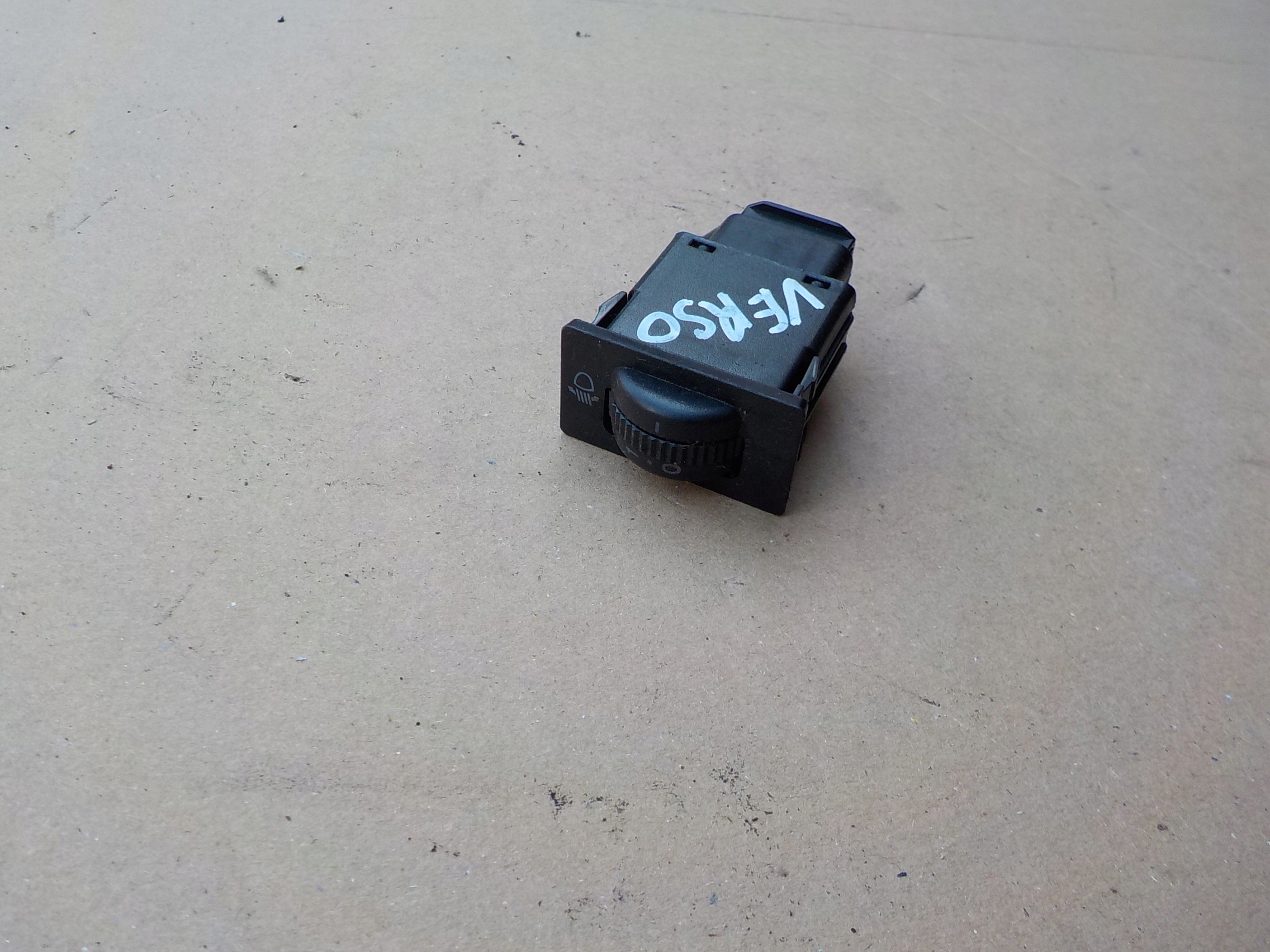 switch control of the lights toyota corolla verso II 2005r