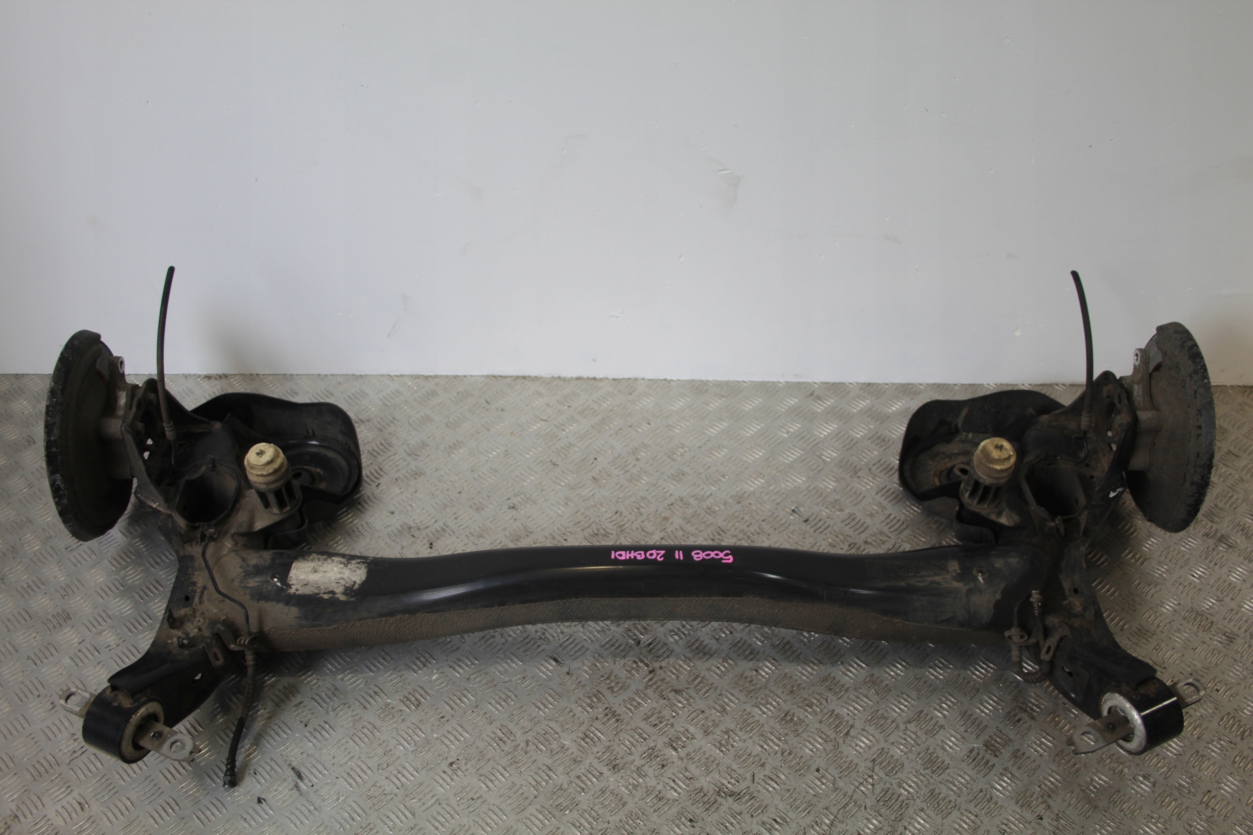 BELKA OŚ ZAWIESZENIE TYŁ PEUGEOT 5008 II 2