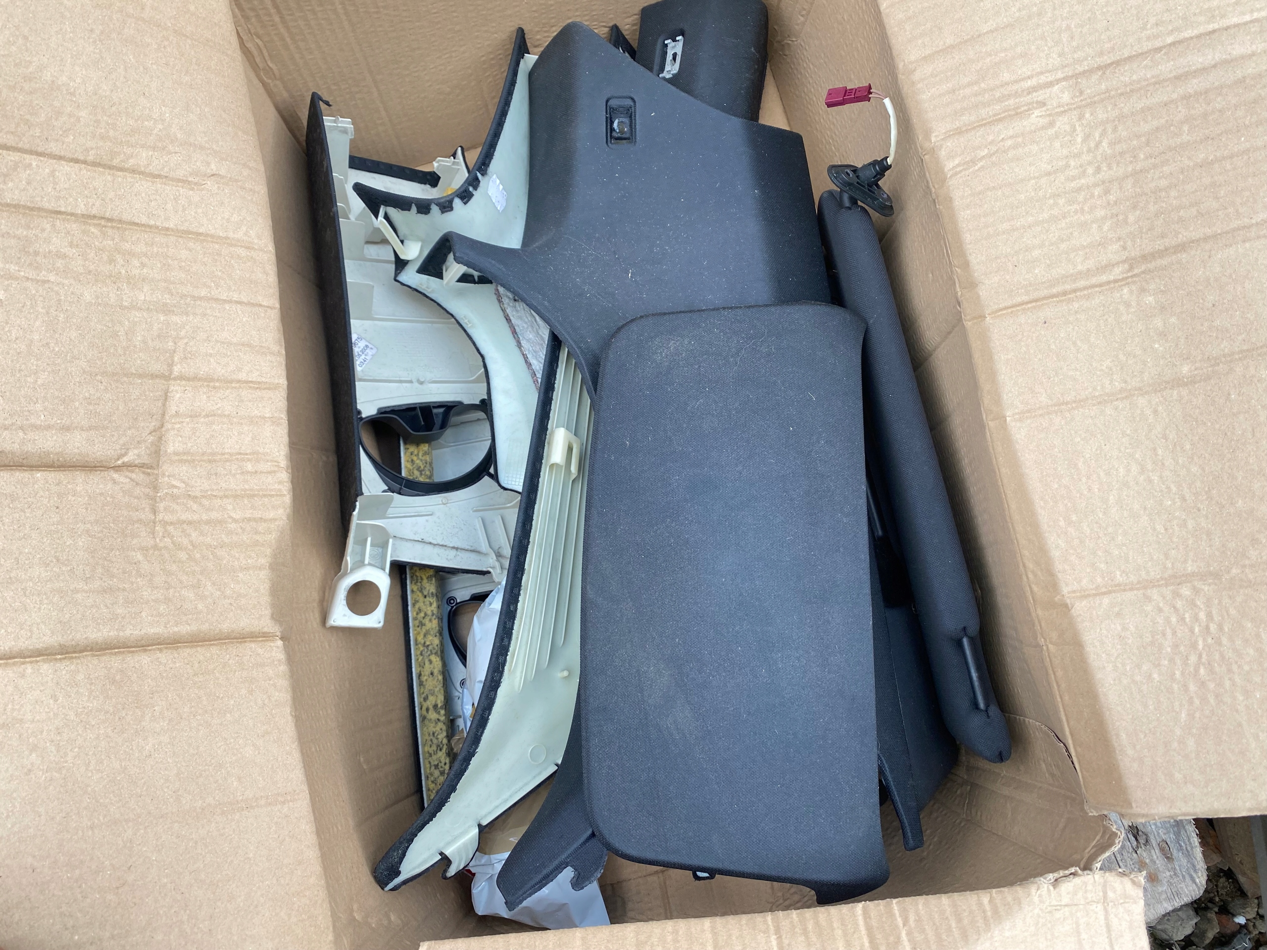 PODSUFITKA PLASTIKI SZYBERDACH BMW E92 M-PAKIET Producent części BMW OE