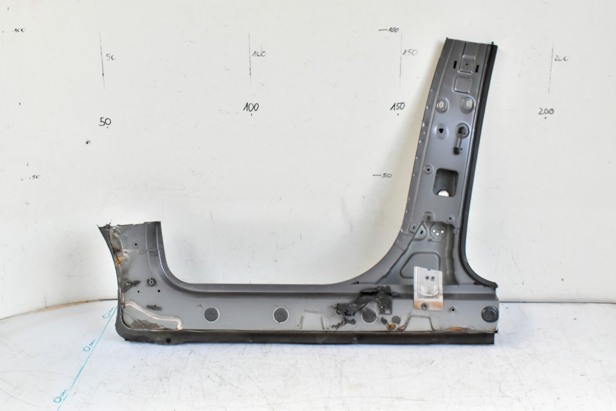 PRÓG PRAWY PRZÓD SŁUPEK PEUGEOT 208 I 12-19 EVL Numer katalogowy części 1607253780