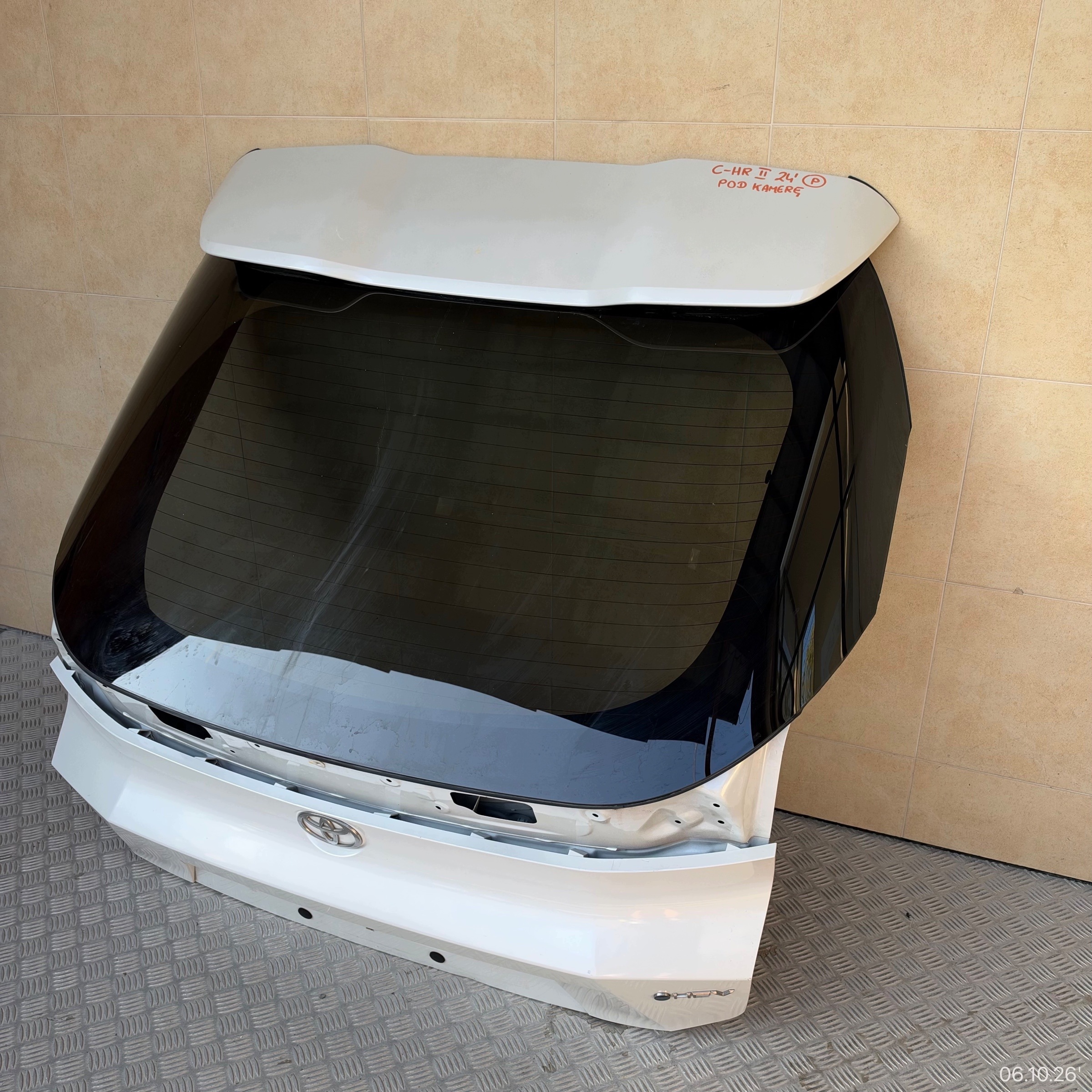 boot doors complete TOYOTA C-HR II 2024 year below KAMERE
