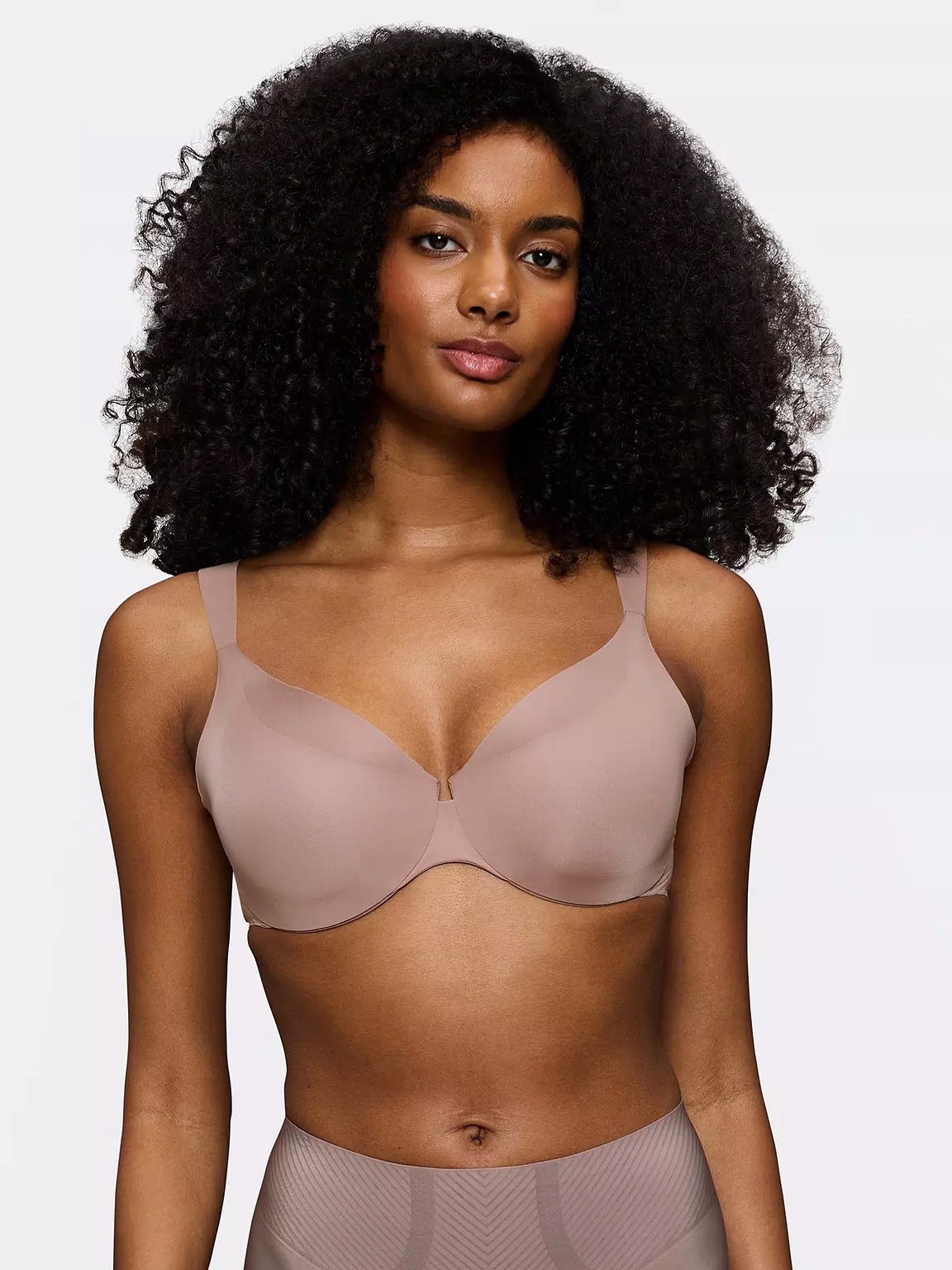 Podprsenka Triumph minimizer modelující hladký Bmu Illusion Curve W01 95E