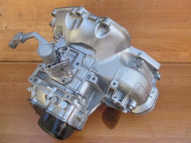 OPEL VECTRA C SIGNUM 1.6 1.8 SKRZYNIA 5 B F17 C374 Rodzaj skrzyni Manualna