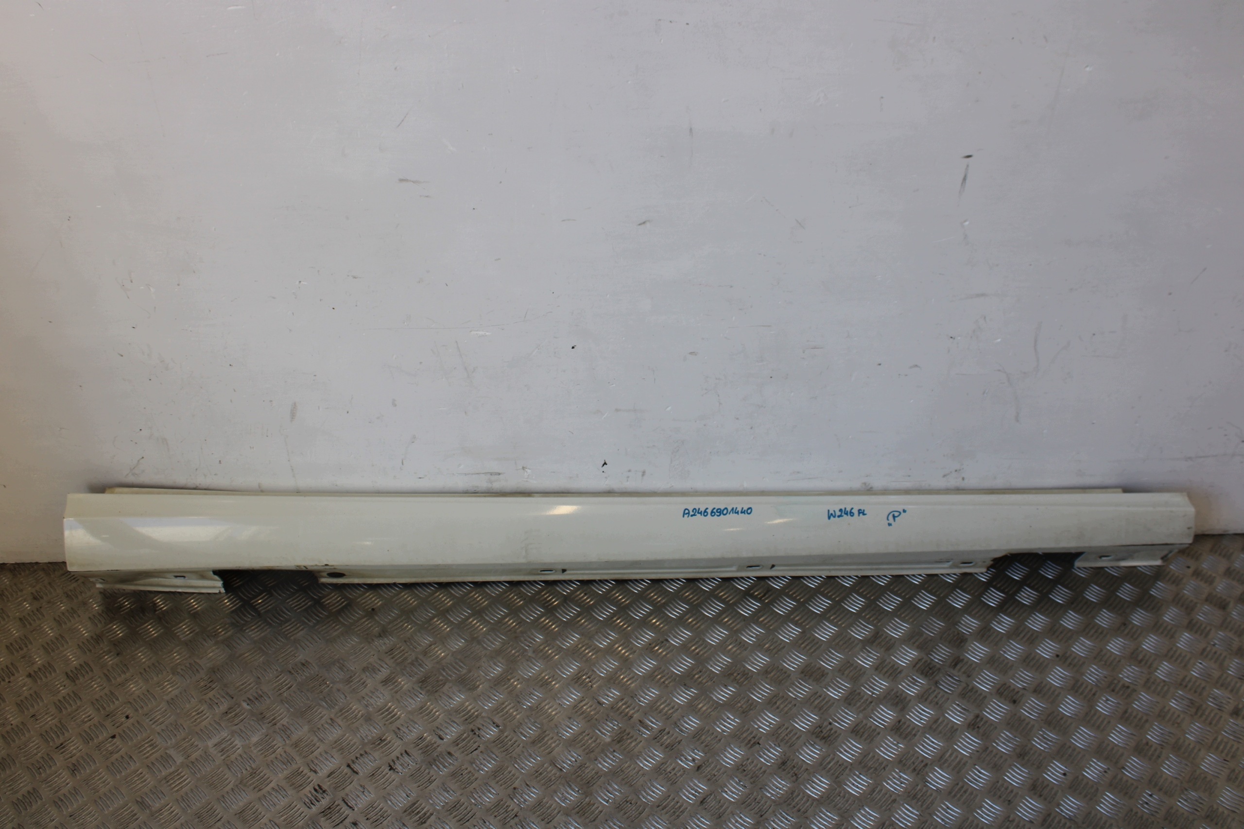 cap threshold right threshold right A2466901440 MERCEDES B-class W246 LIFT