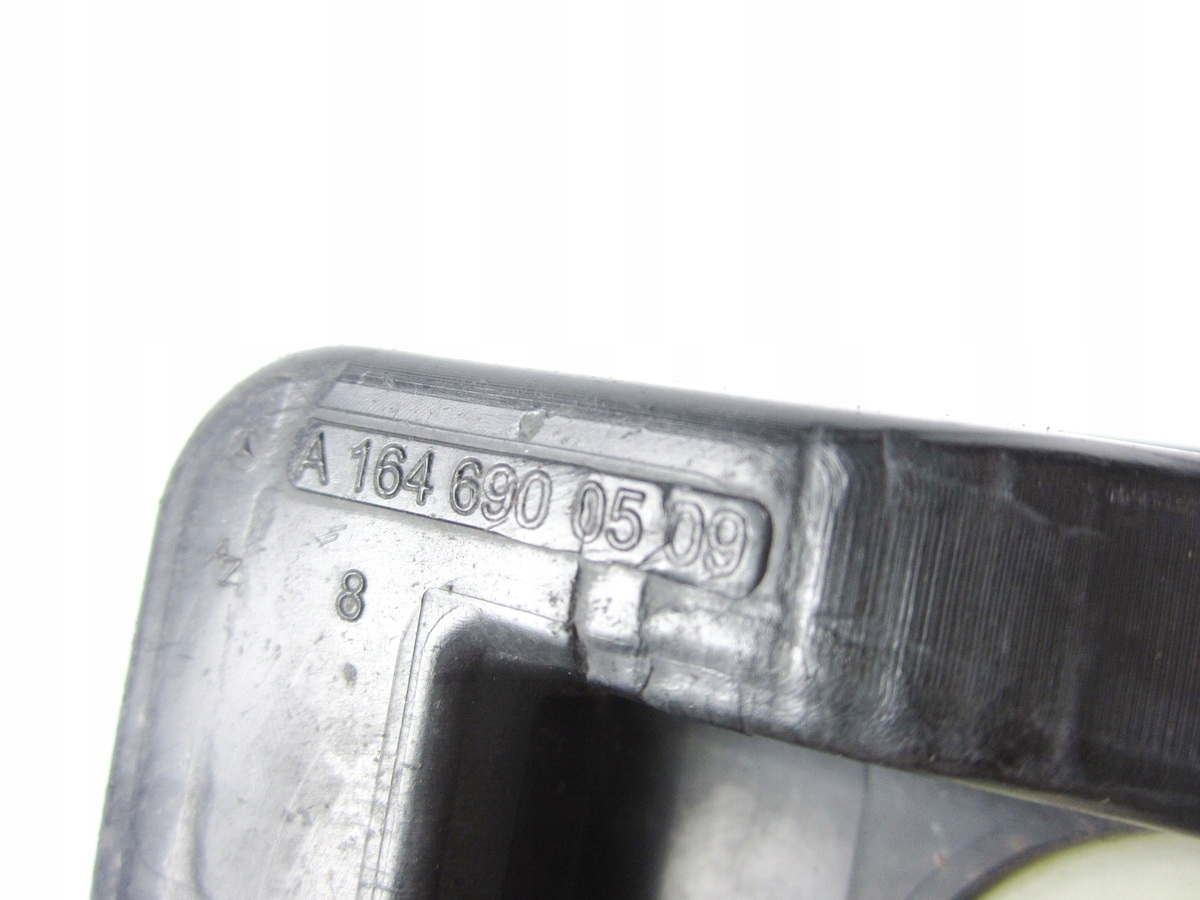 cup w threshold Mercedes R-klasa W251 W221