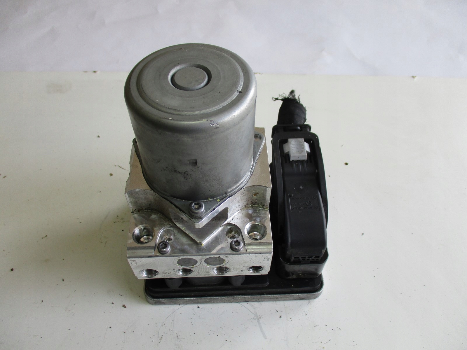 Главный тормозной цилиндр ABS Mercedes GLE A1679000118