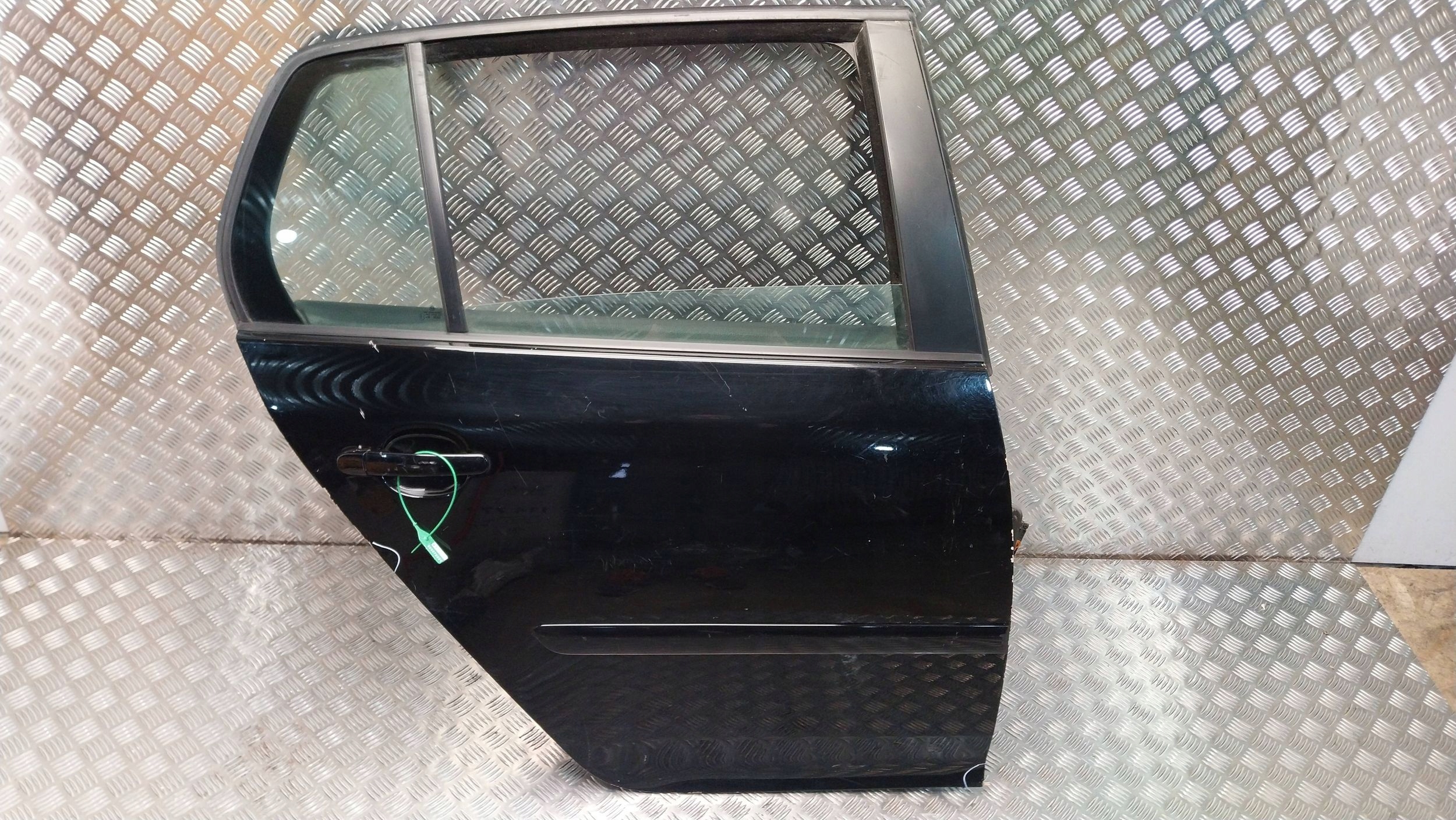 Portière Arrière Droit VW GOLF 5 03