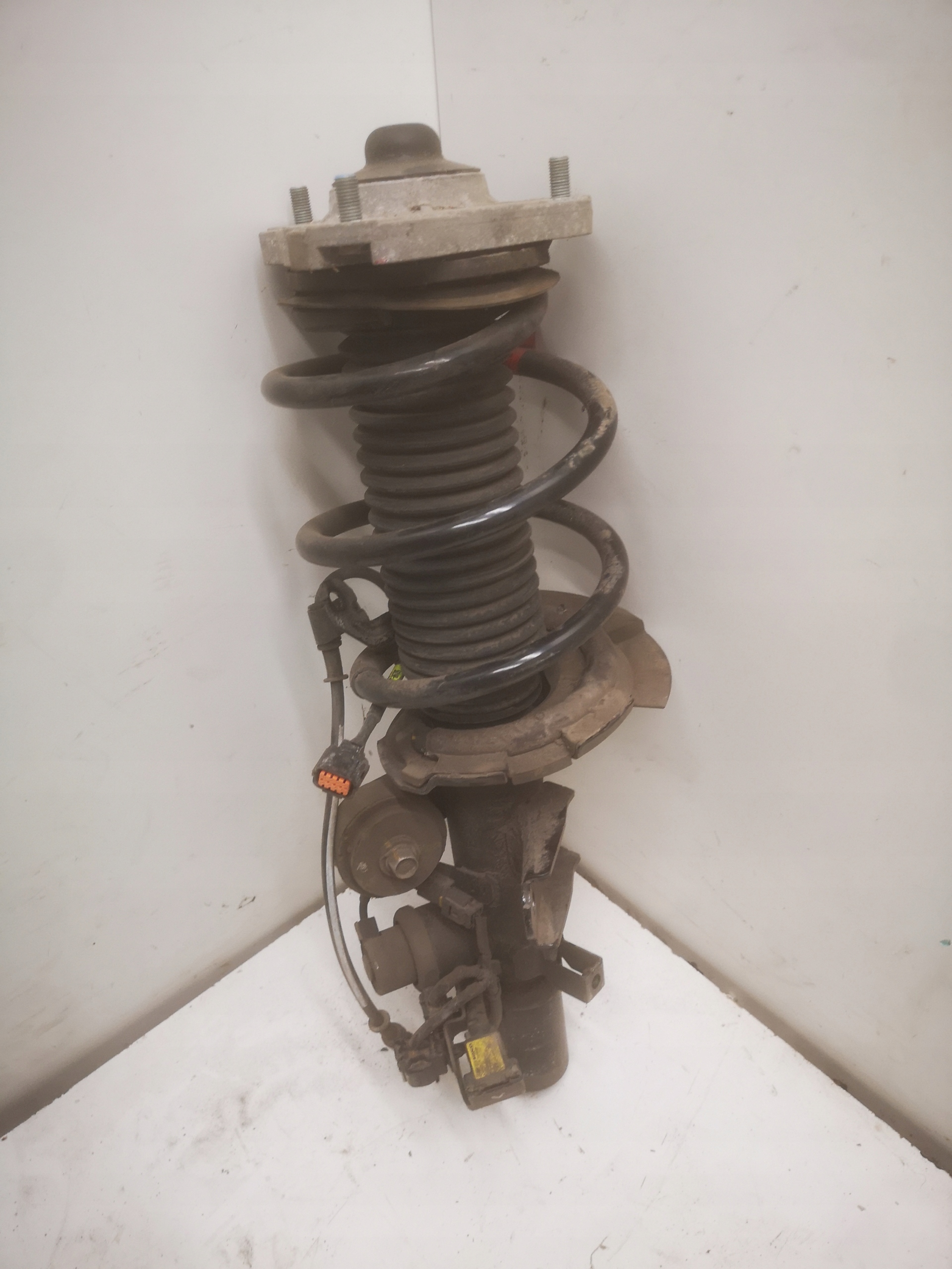 Stinger амортизатор передній лівий 54650-J5470