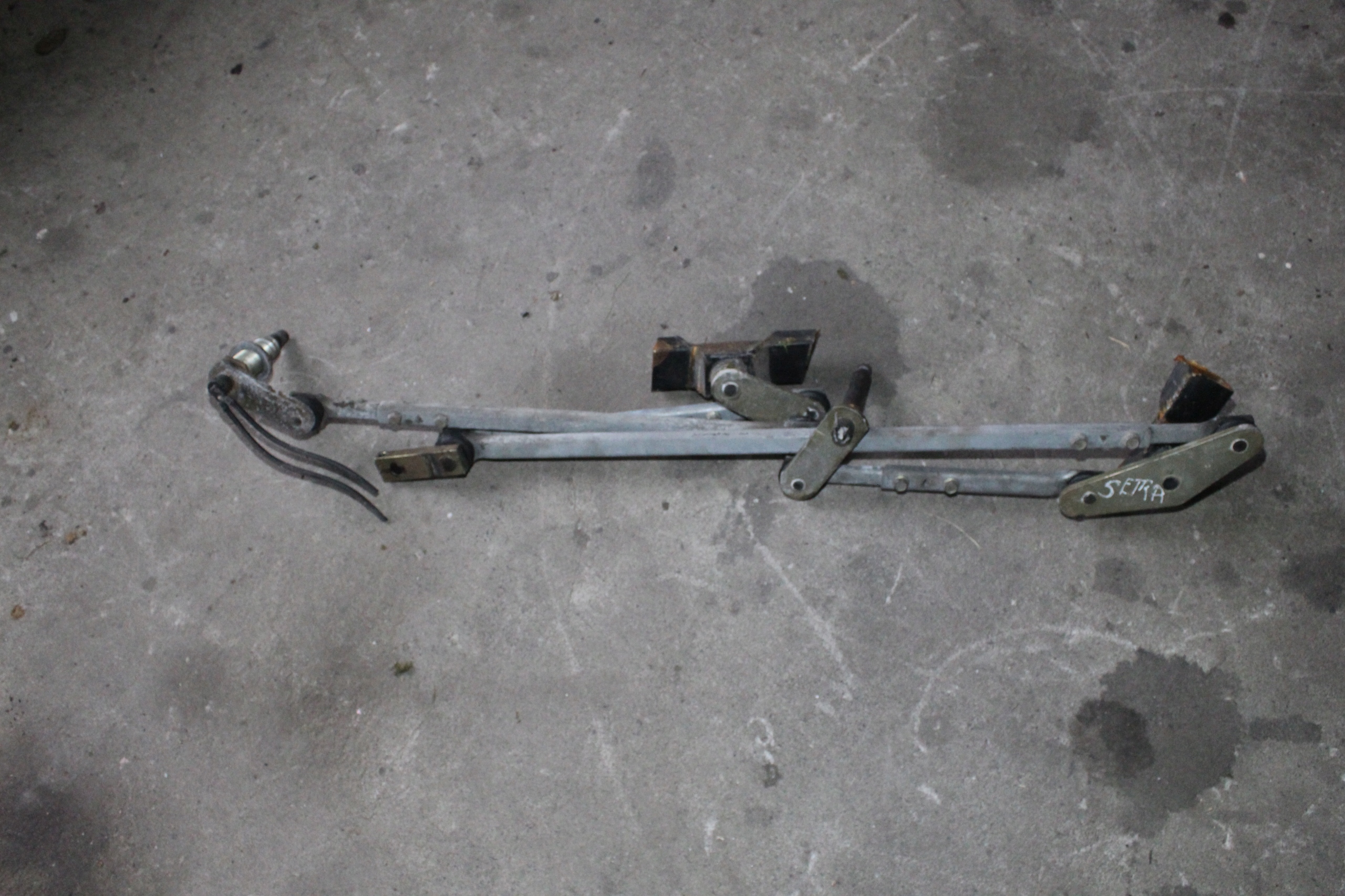 Mechanizm wycieraczek Setra 315