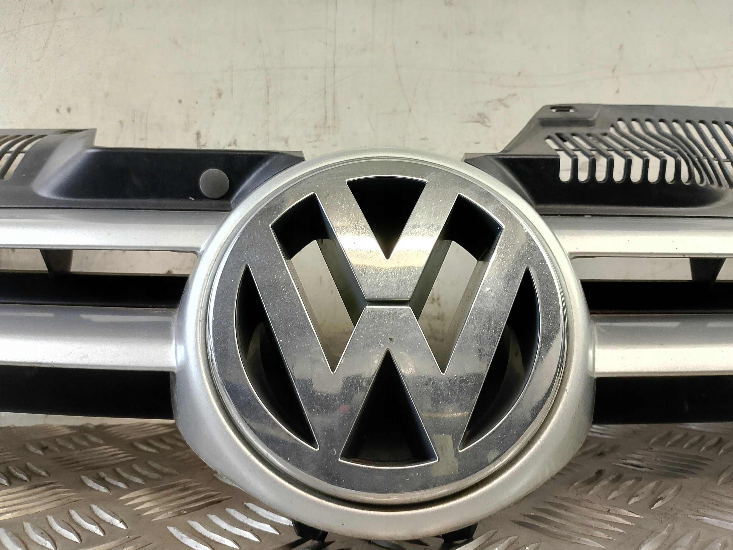 Grill Grill VW GOLF V 1K0853655A 1K0853651A