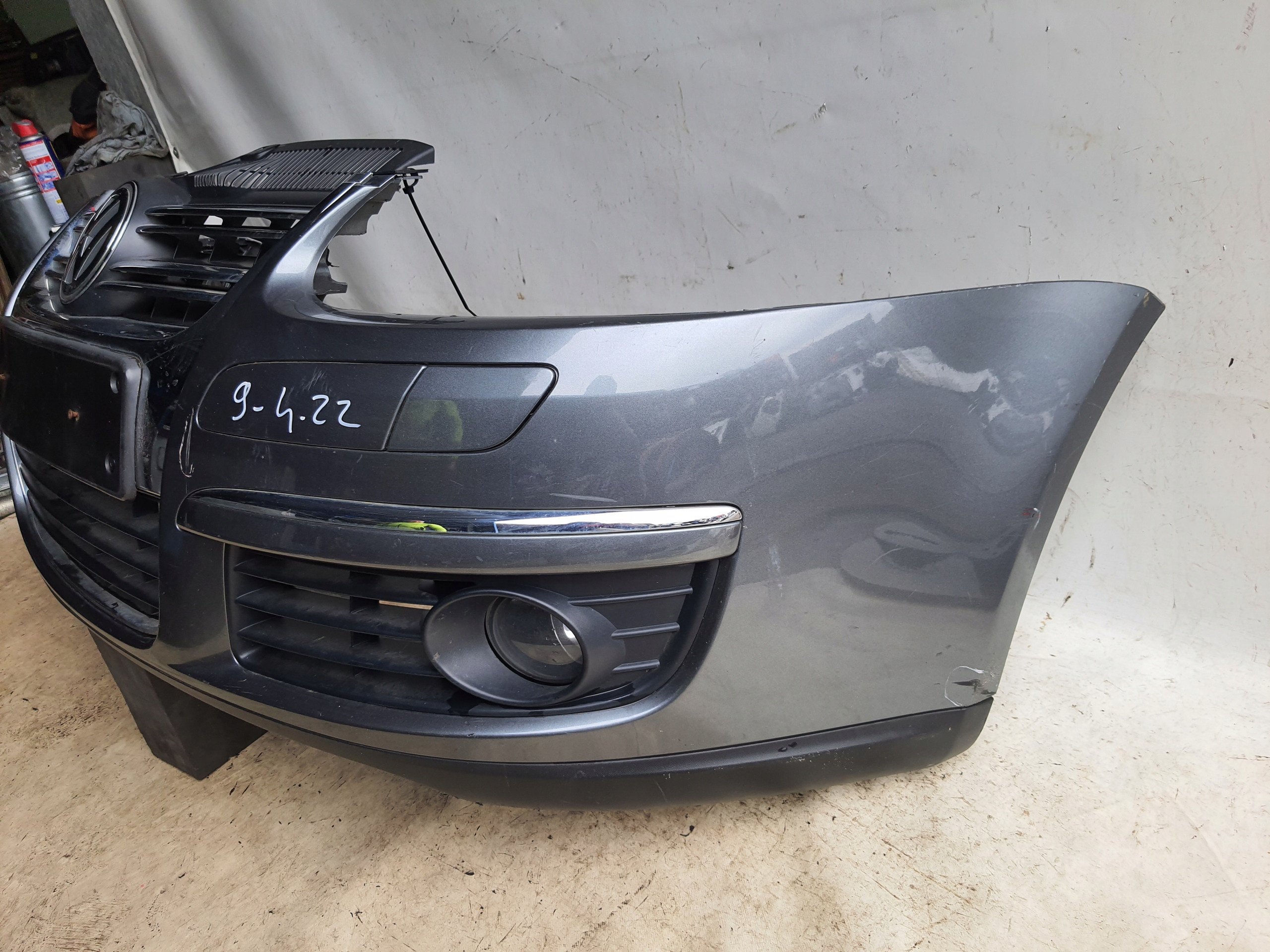 VOLKSWAGEN JETTA 05-10 bumper + XENON GOLF V KOMB