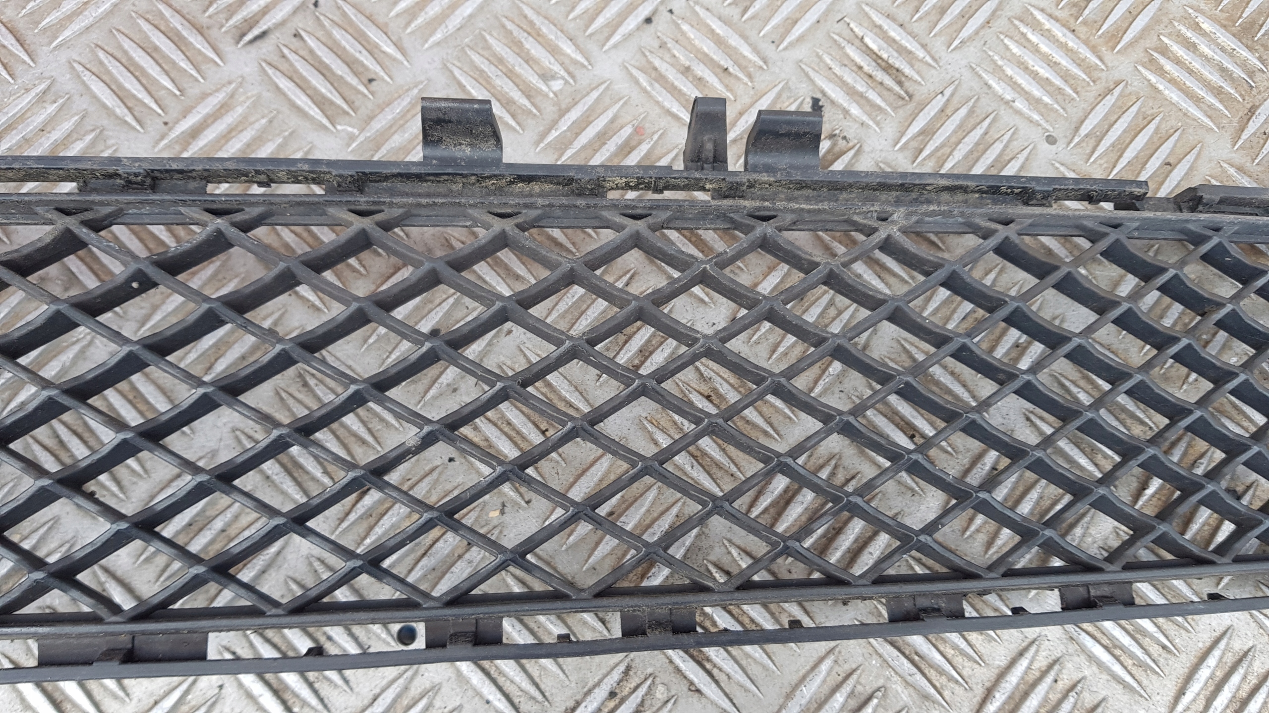 MERCEDES W212 grid of a bumper front