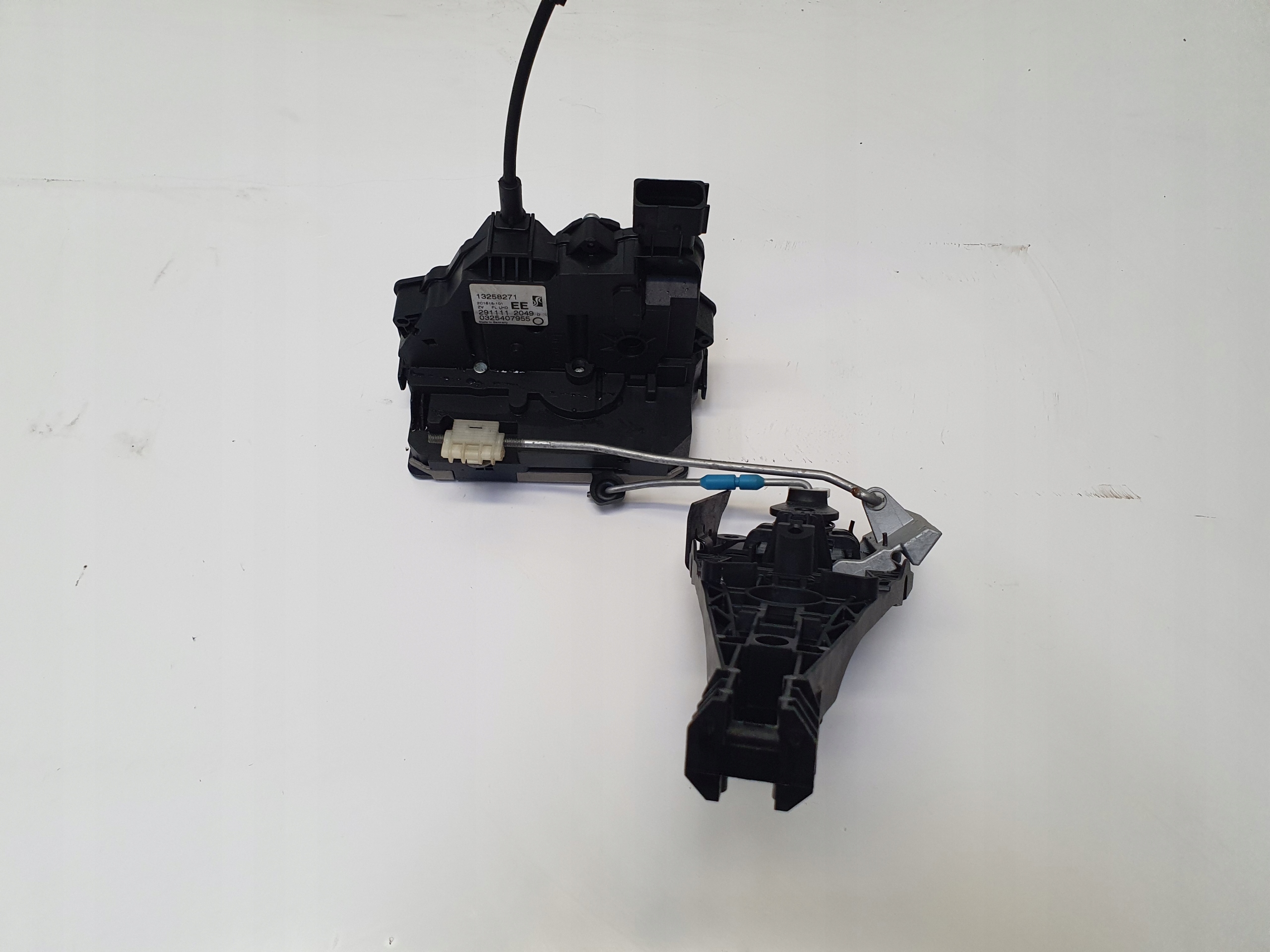 OPEL MERIVA B CORSA lock door left front EE