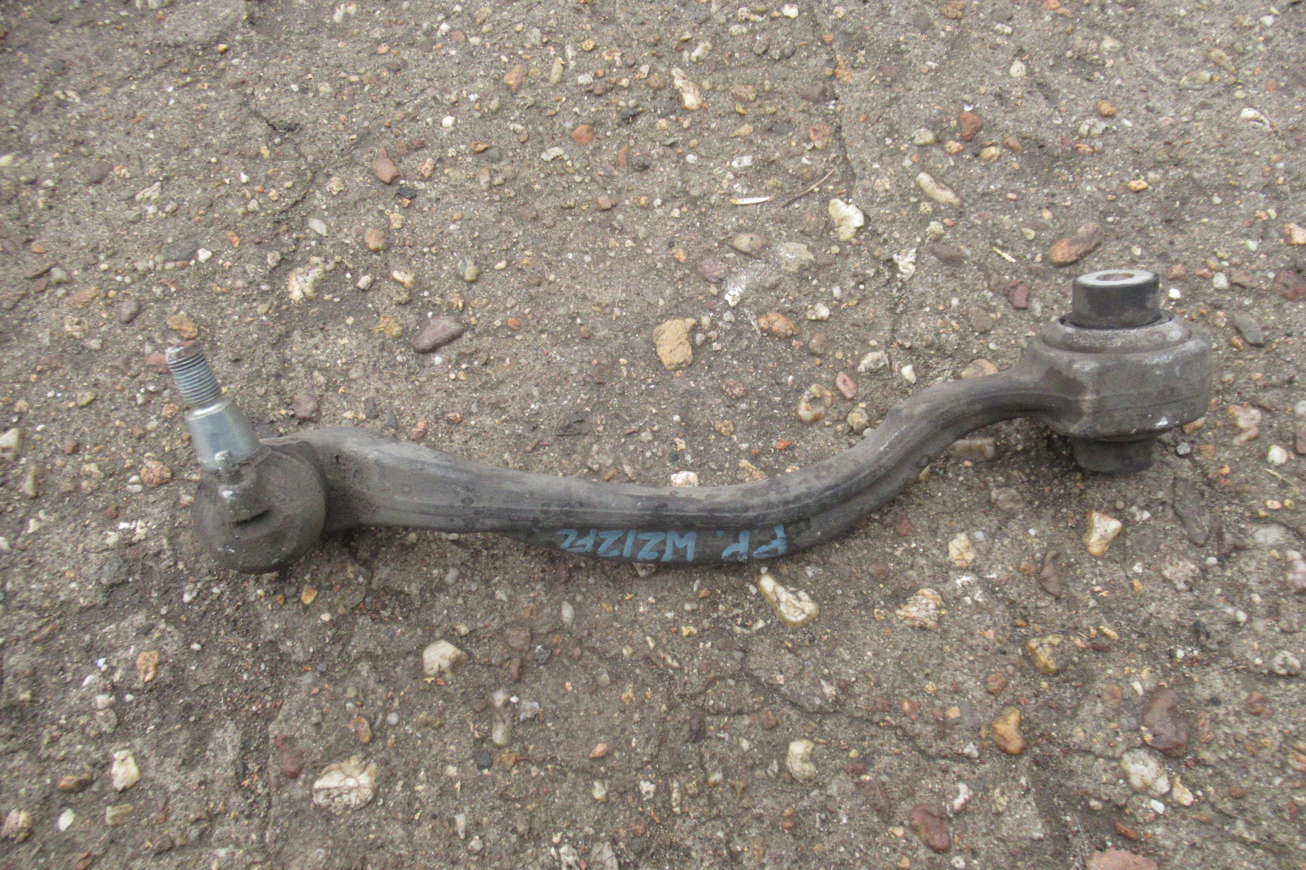MERCEDES W212 2.2 CDI arm right front