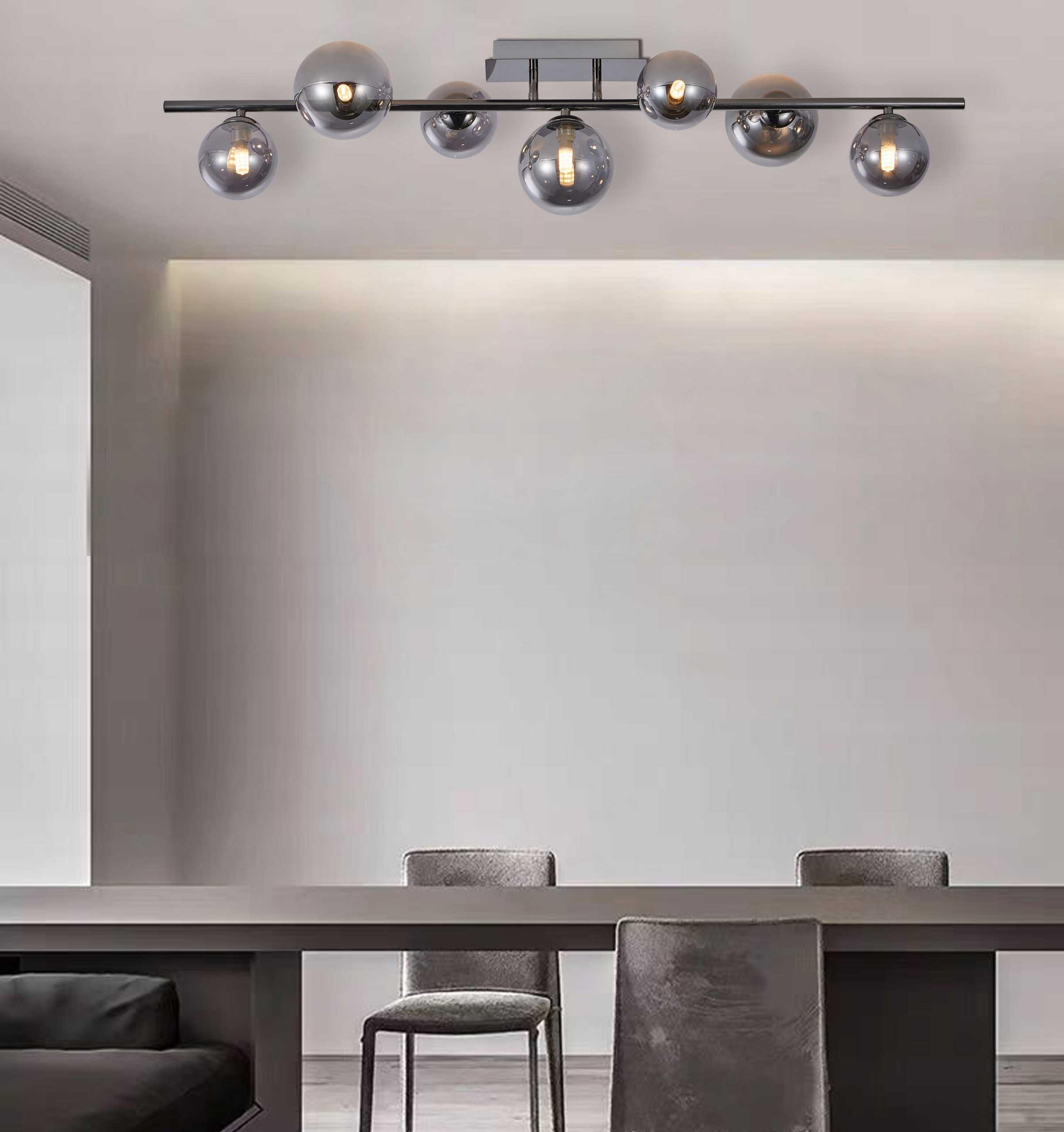 Stropná lampa Sevilla so siedmimi guľovými tienidlami v čiernom chróme