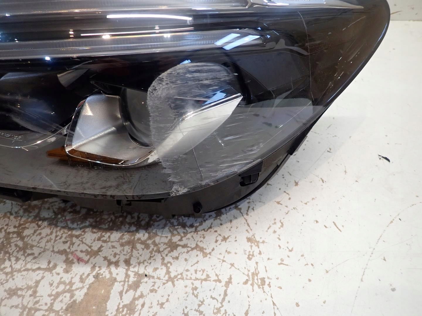 light front left MERCEDES B-KLASA W247 FULL LED
