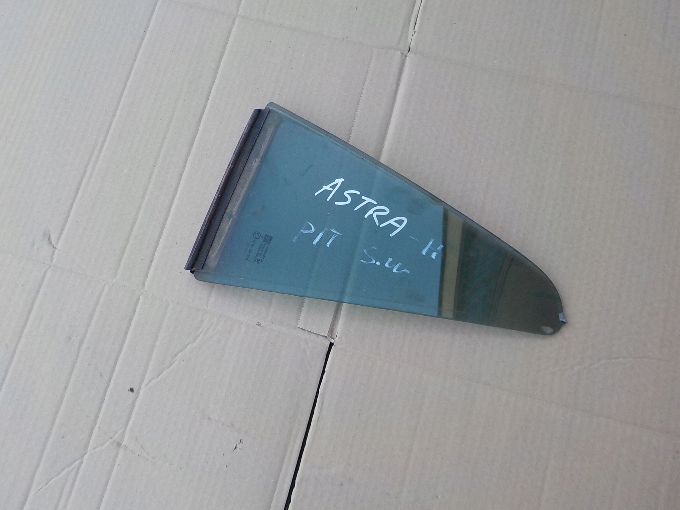 window right rear part opel astra H kombi 2005r