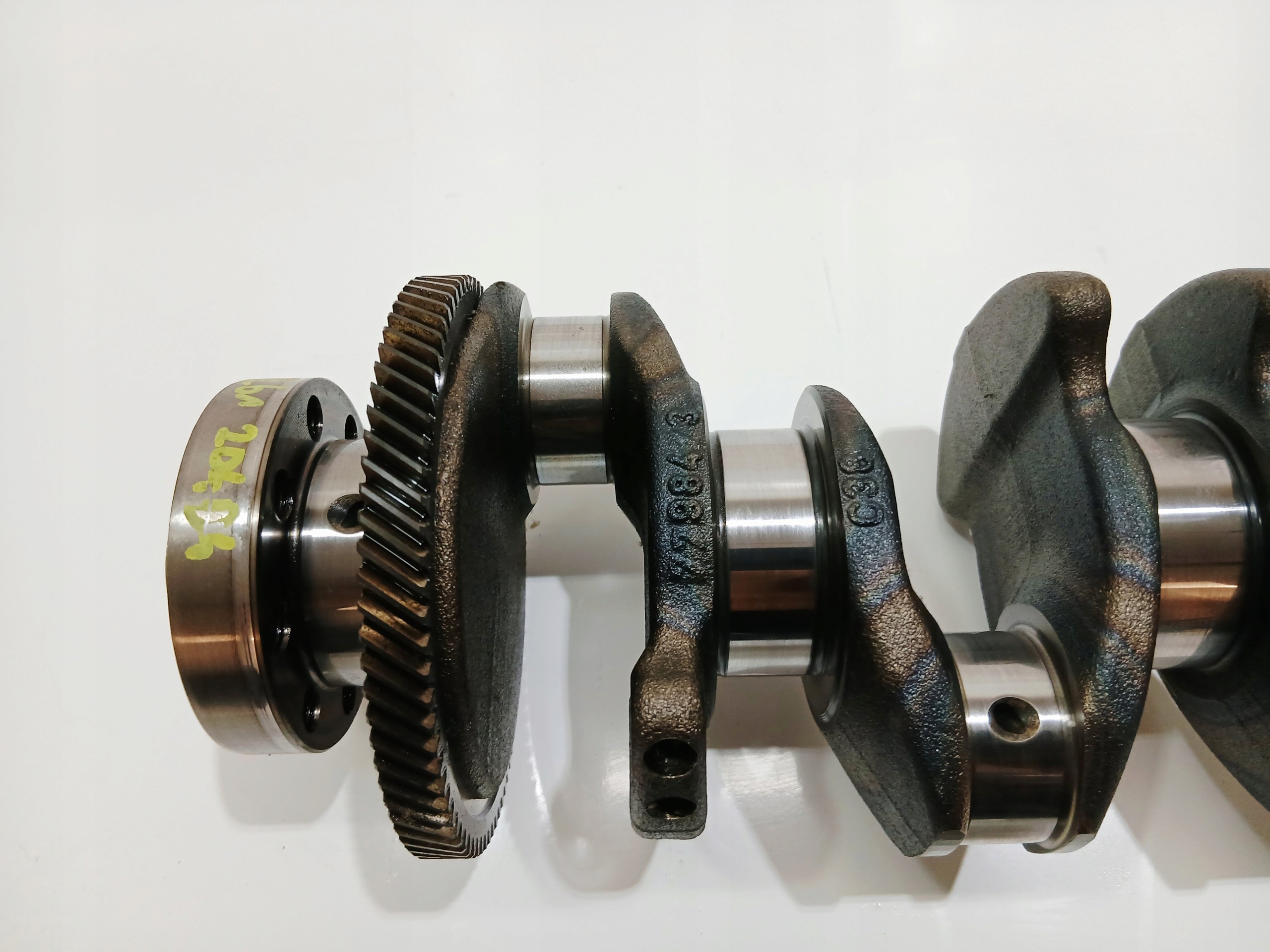 crank BMW E60 2.0 D 204D4 OE 7798473