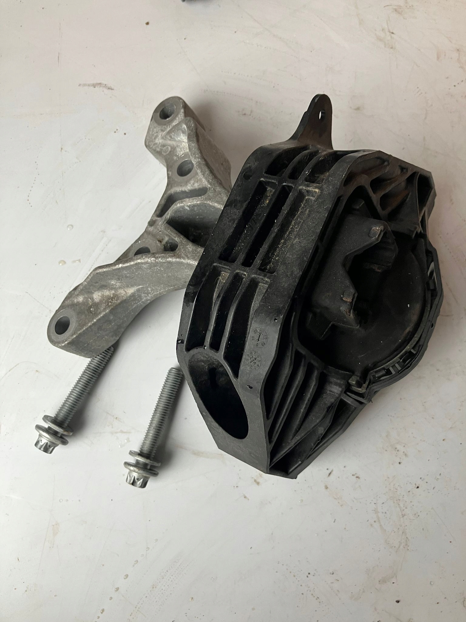 243444 - ПОДУШКА ДВИГАТЕЛЯ CORSA F 208 II 1.2 THP