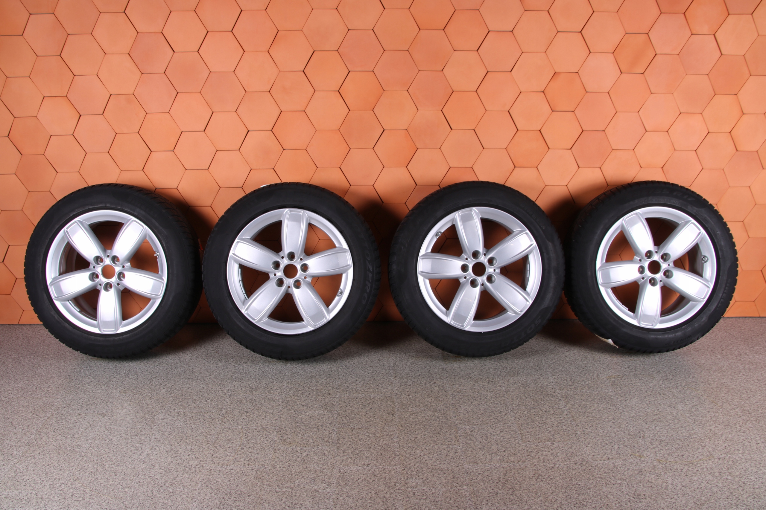 Міні F60 колеса диски зимові шини PIRELLI 17